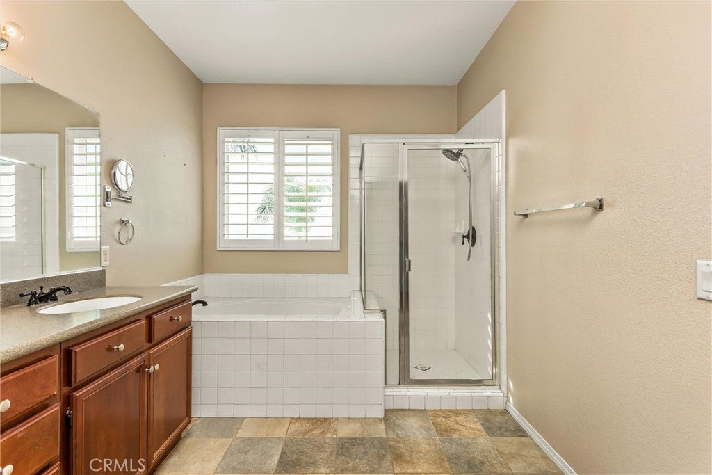 Highland, California, 92346, United States, 5 Bedrooms Bedrooms, ,5 BathroomsBathrooms,Residential,For Sale,1989215