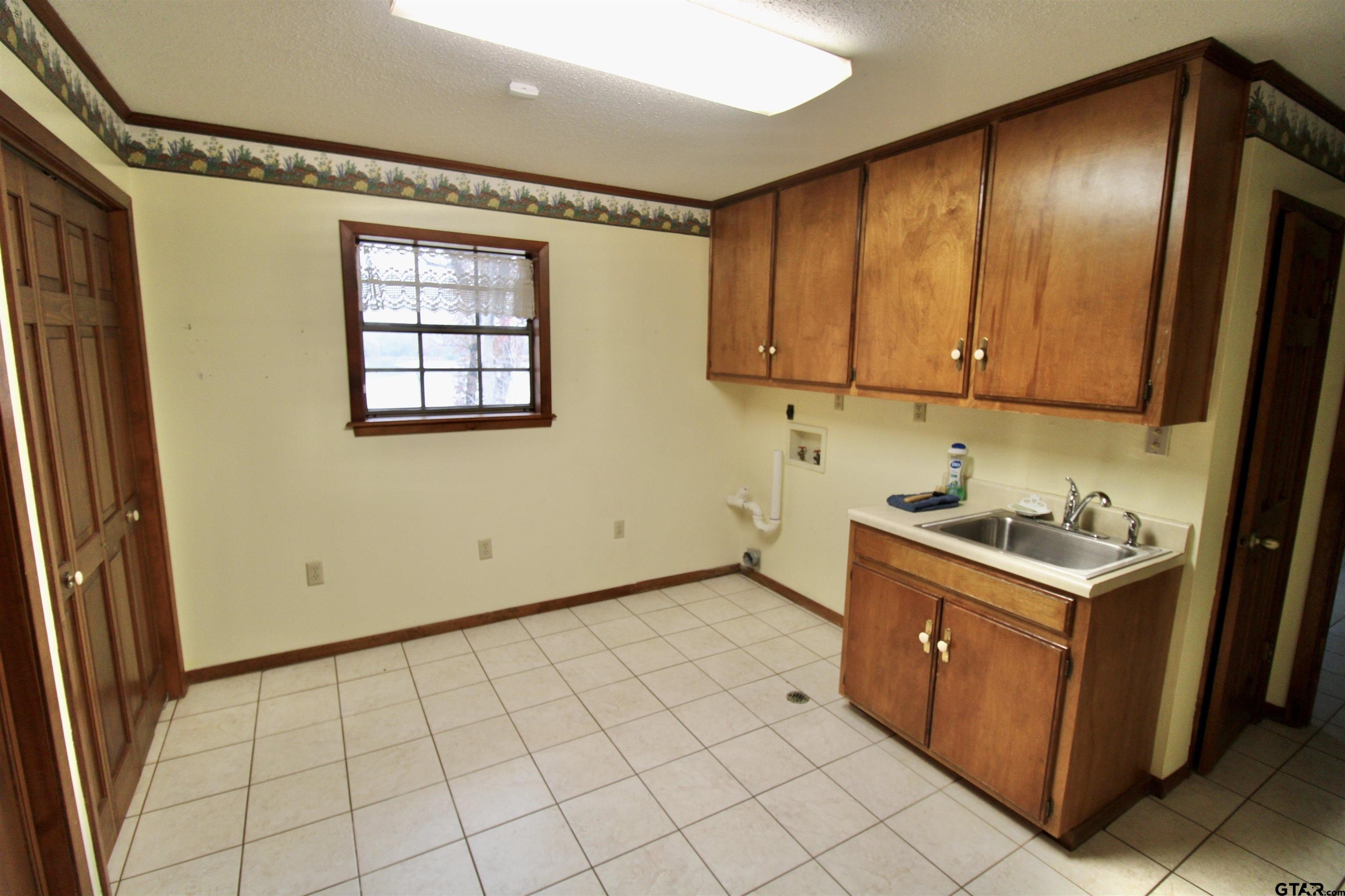 Leesburg, Texas, 75451, United States, 3 Bedrooms Bedrooms, ,2 BathroomsBathrooms,Residential,For Sale,1977954