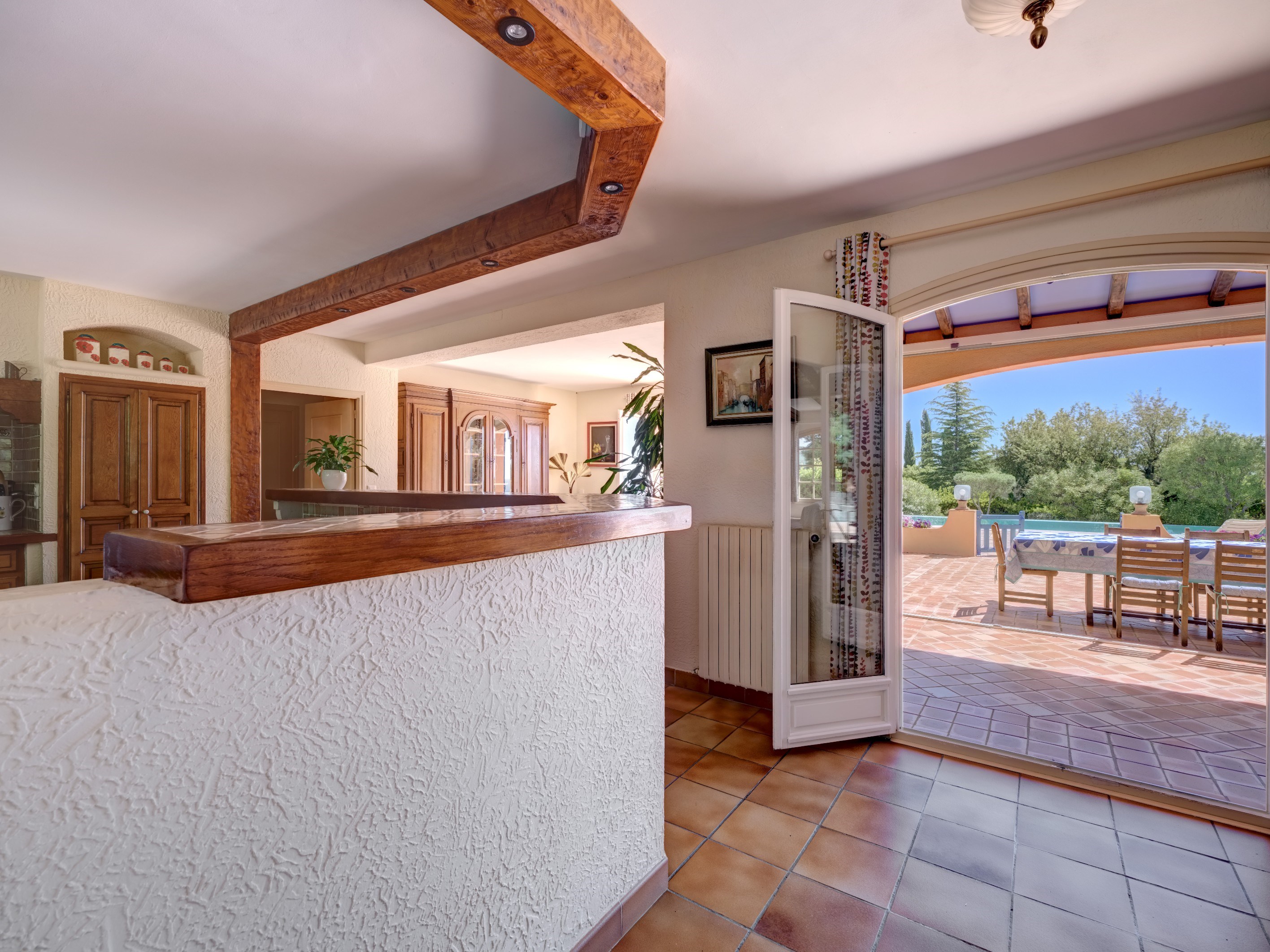  Sea-view Provençal villa: 1,500 m² plot with pool, in a residential area close … - 物件實景