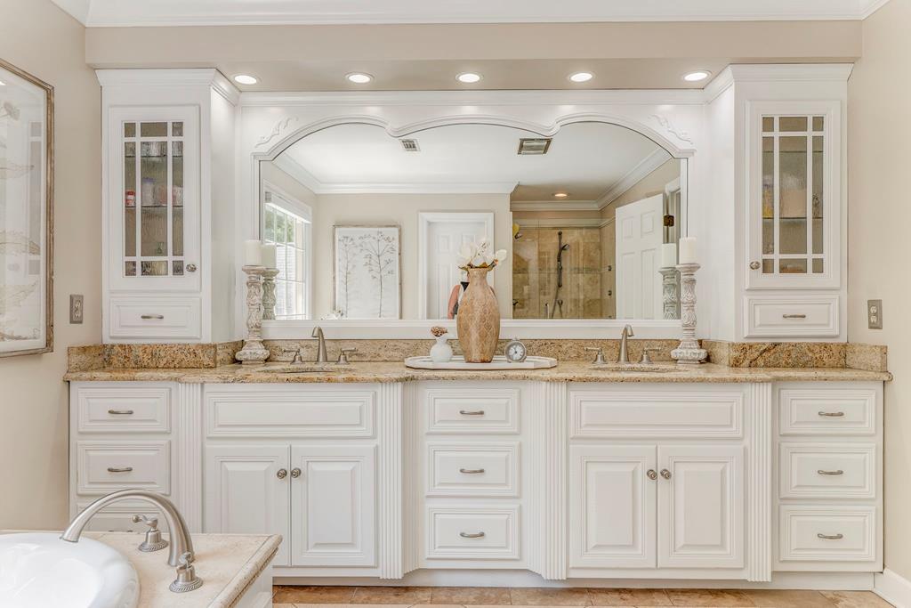 DALTON, Georgia, 30720, United States, 4 Bedrooms Bedrooms, ,4 BathroomsBathrooms,Residential,For Sale,1885970