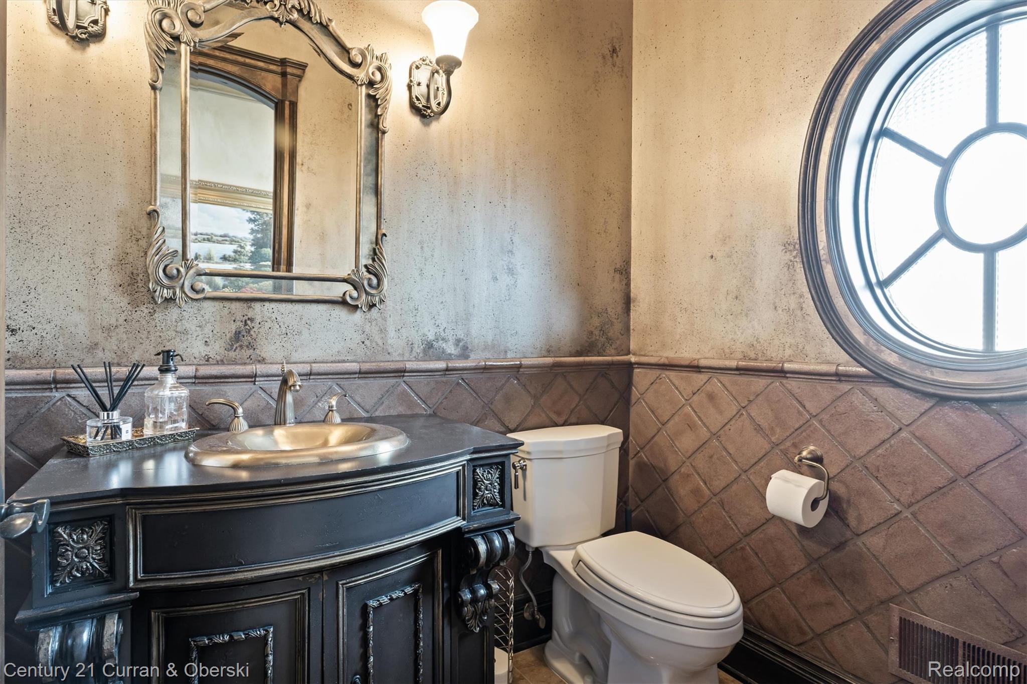 Northville, Michigan, 48168, United States, 4 Bedrooms Bedrooms, ,7 BathroomsBathrooms,Residential,For Sale,2038864