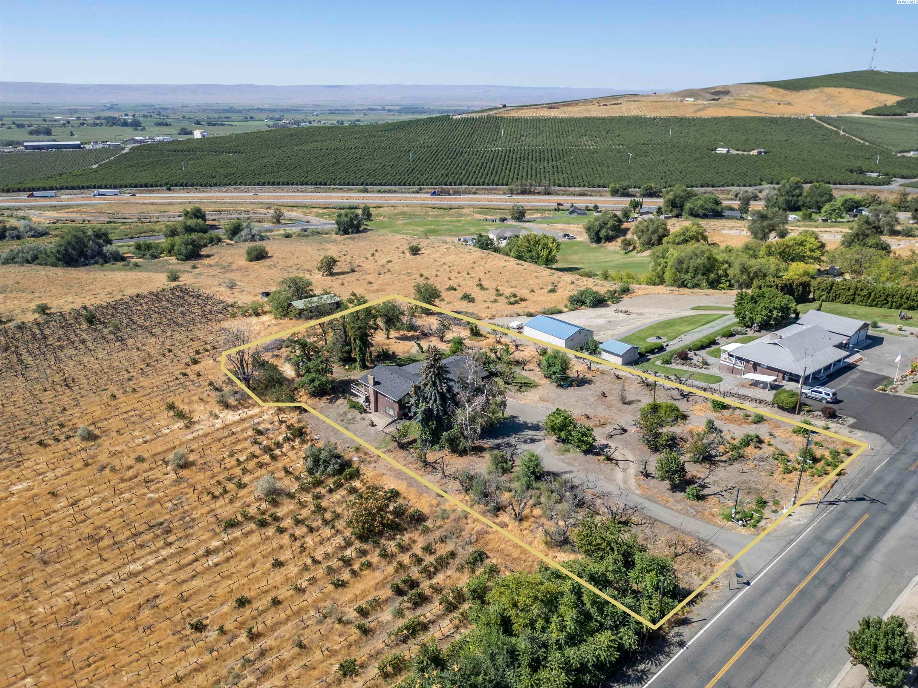 Sunnyside, Washington, 98944, United States, 4 Bedrooms Bedrooms, ,3 BathroomsBathrooms,Residential,For Sale,1979246