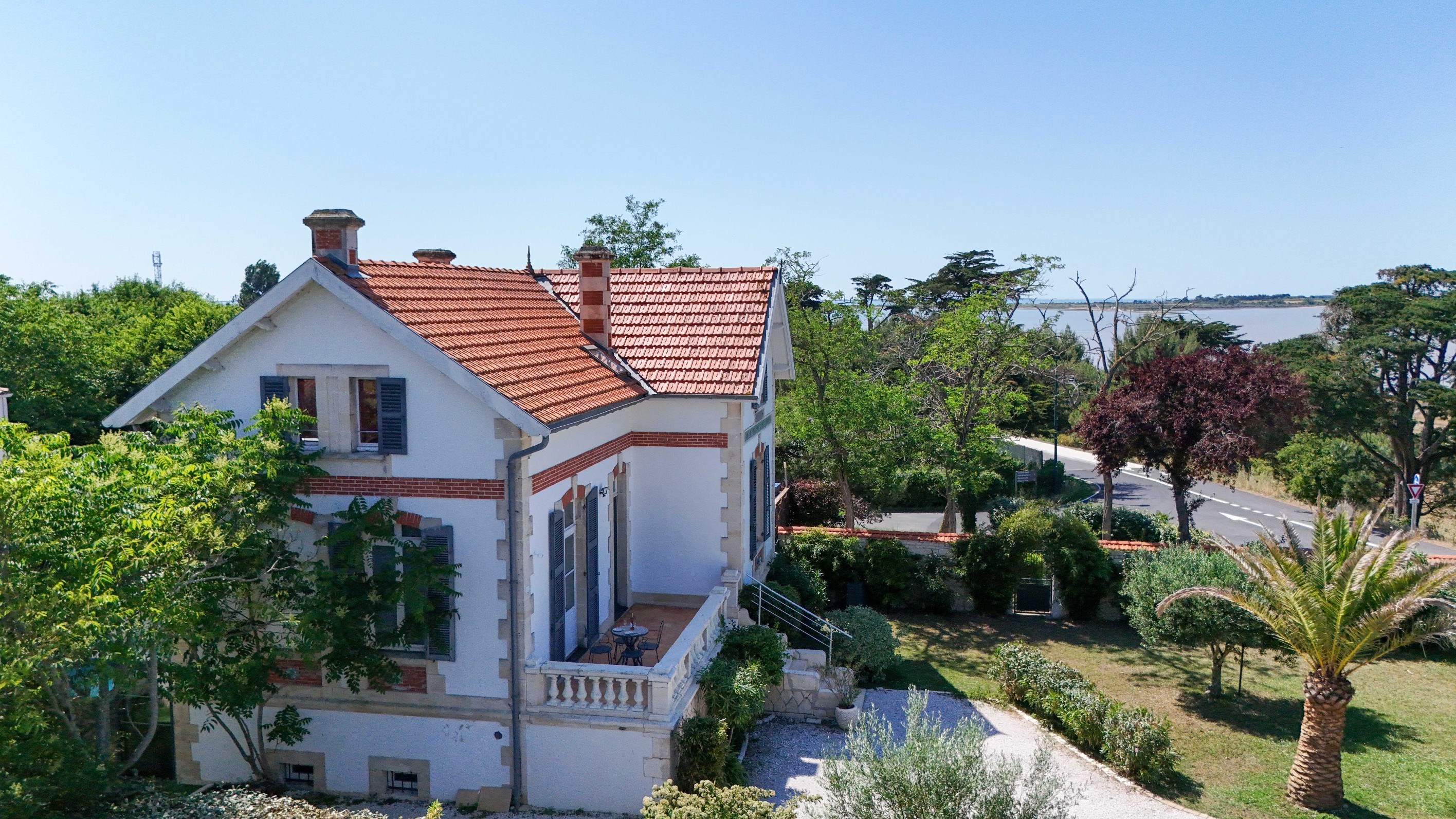  CHARACTER VILLA WITH EXCEPTIONAL SEA VIEW AND WELLNESS AREA IN PORT DES BARQUES - 物件實景