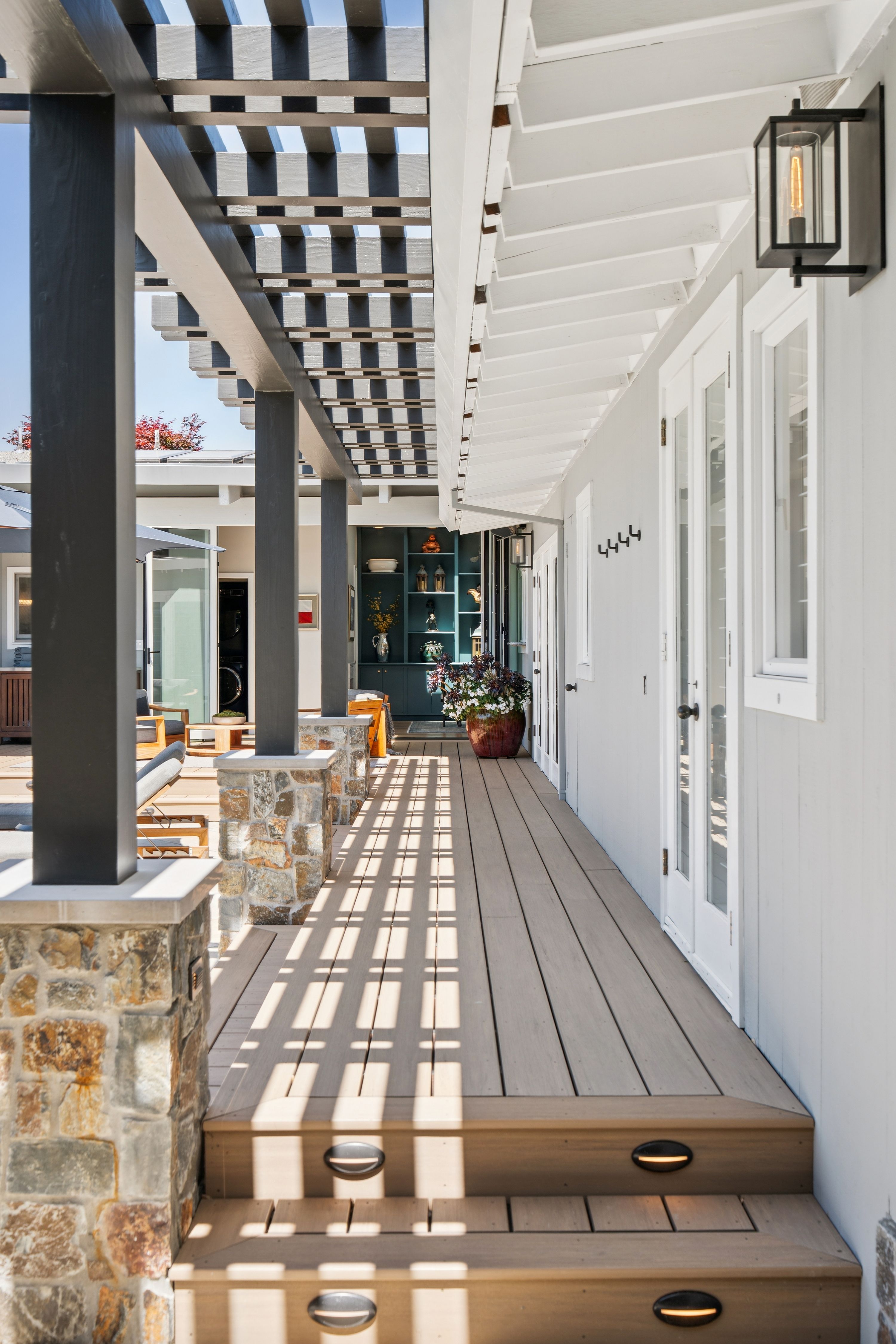  Rare One-Level Residence on Belvedere Island