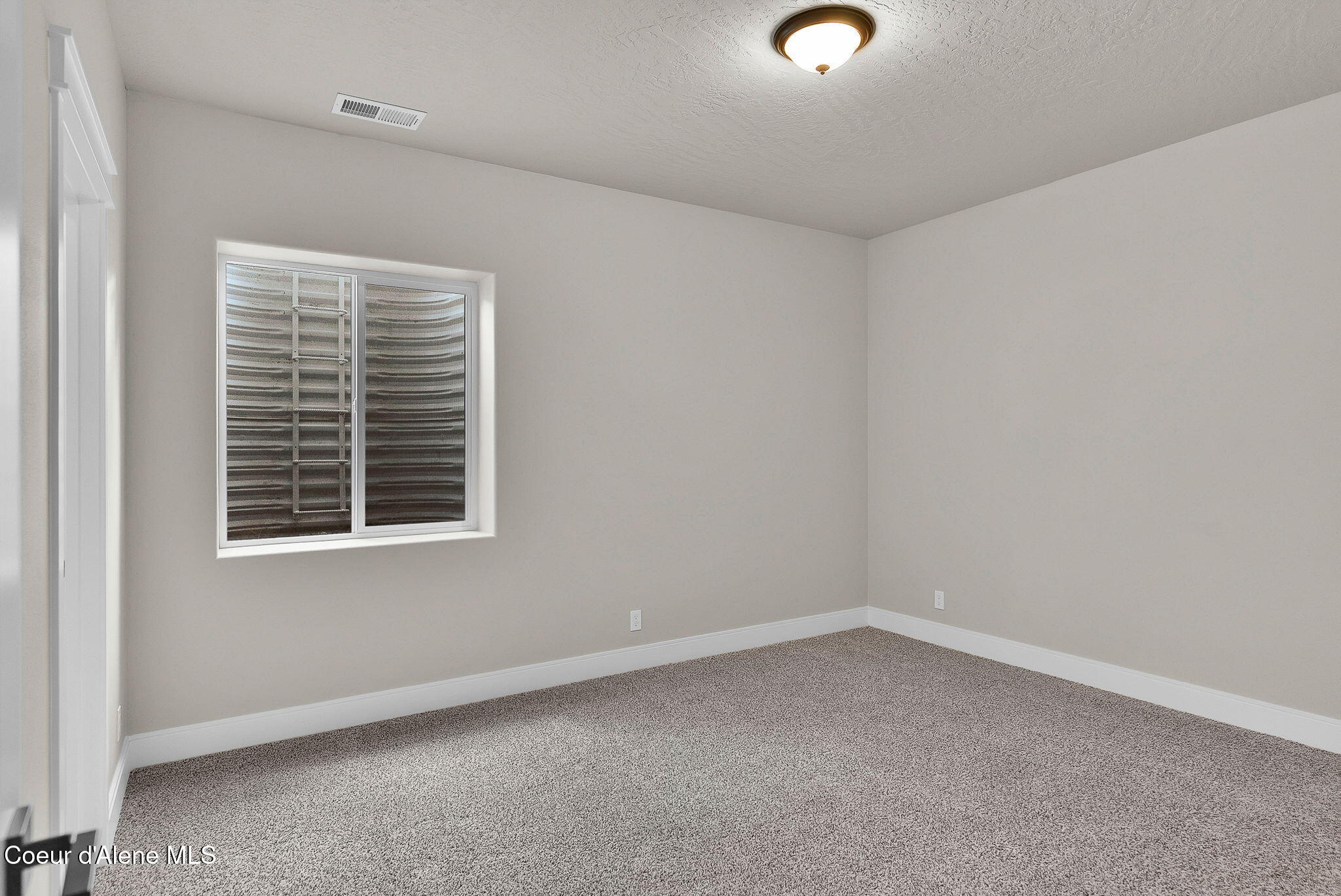 Rathdrum, Idaho, 83858, United States, 5 Bedrooms Bedrooms, ,1 BathroomBathrooms,Residential,For Sale,1989030