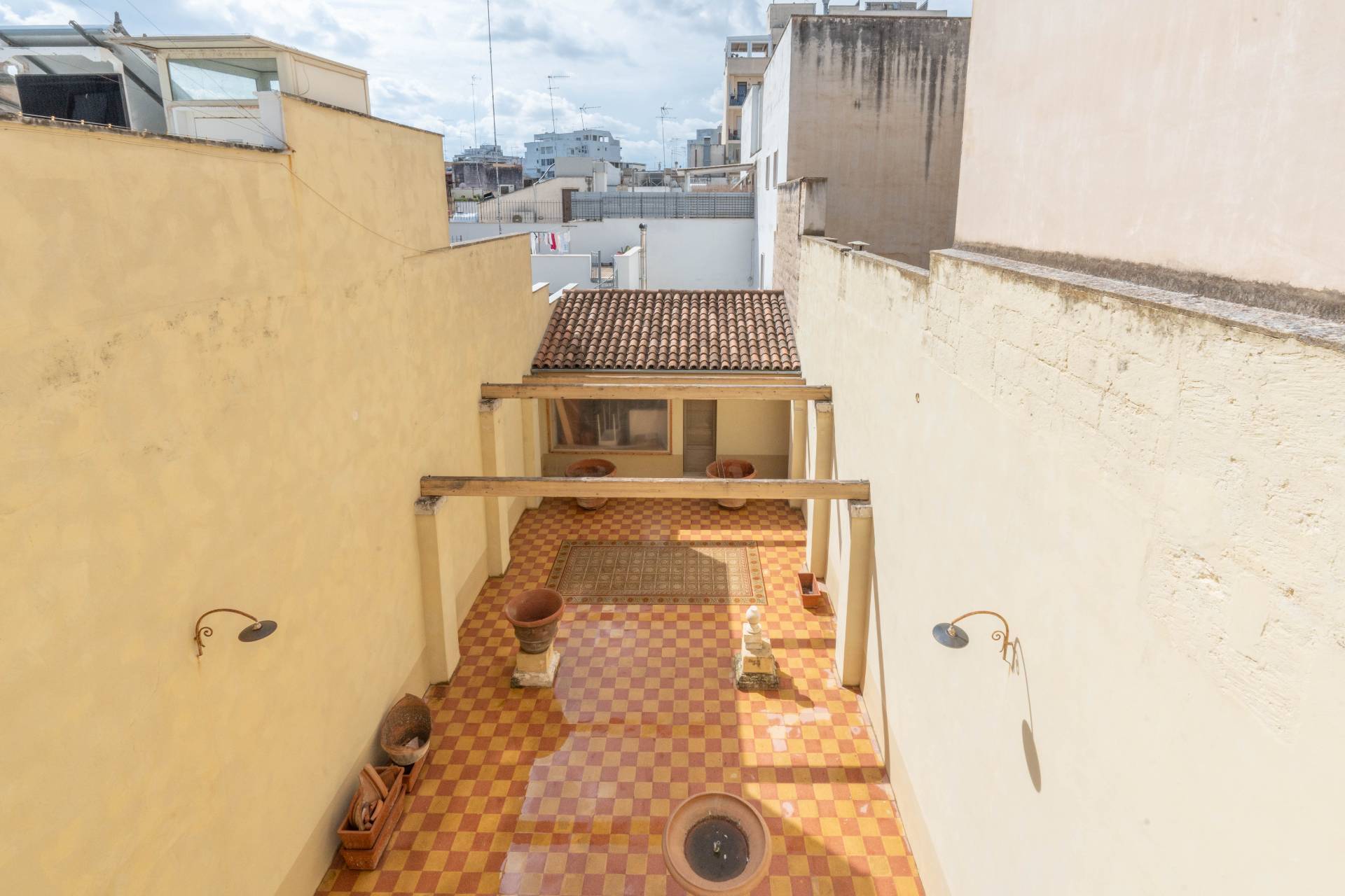 Piazza Anime / Corso Roma, Brindisi, Brindisi, 72100, IT, 8 Bedrooms Bedrooms, ,2 BathroomsBathrooms,Residential,For Sale,Piazza Anime / Corso Roma,1629554