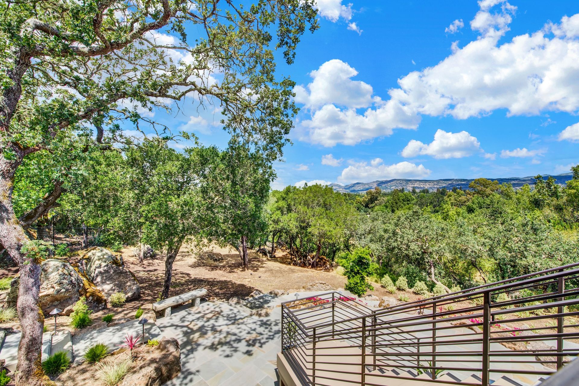  Gated Hagen Oaks Estates Residence - 物件實景