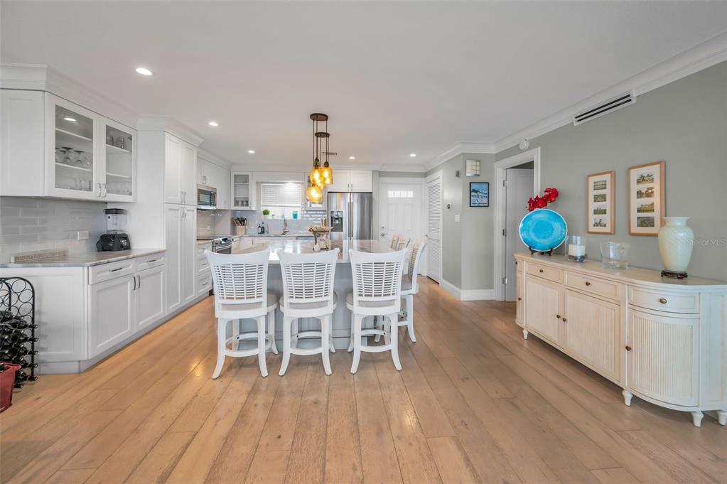 St Petersburg, Florida, 33704, United States, 2 Bedrooms Bedrooms, ,2 BathroomsBathrooms,Residential,For Sale,1989115