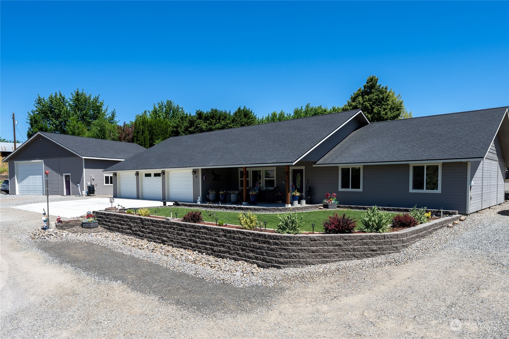 Malaga, Washington, 98828, United States, 3 Bedrooms Bedrooms, ,2 BathroomsBathrooms,Residential,For Sale,1898843
