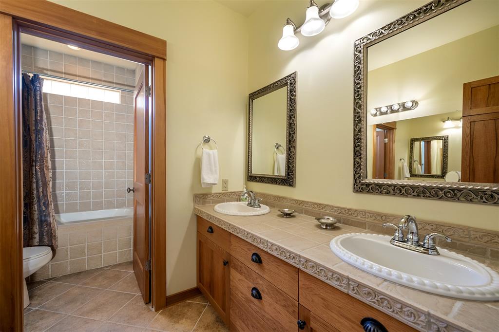 Polson, Montana, 59860, United States, 4 Bedrooms Bedrooms, ,4 BathroomsBathrooms,Residential,For Sale,1930633