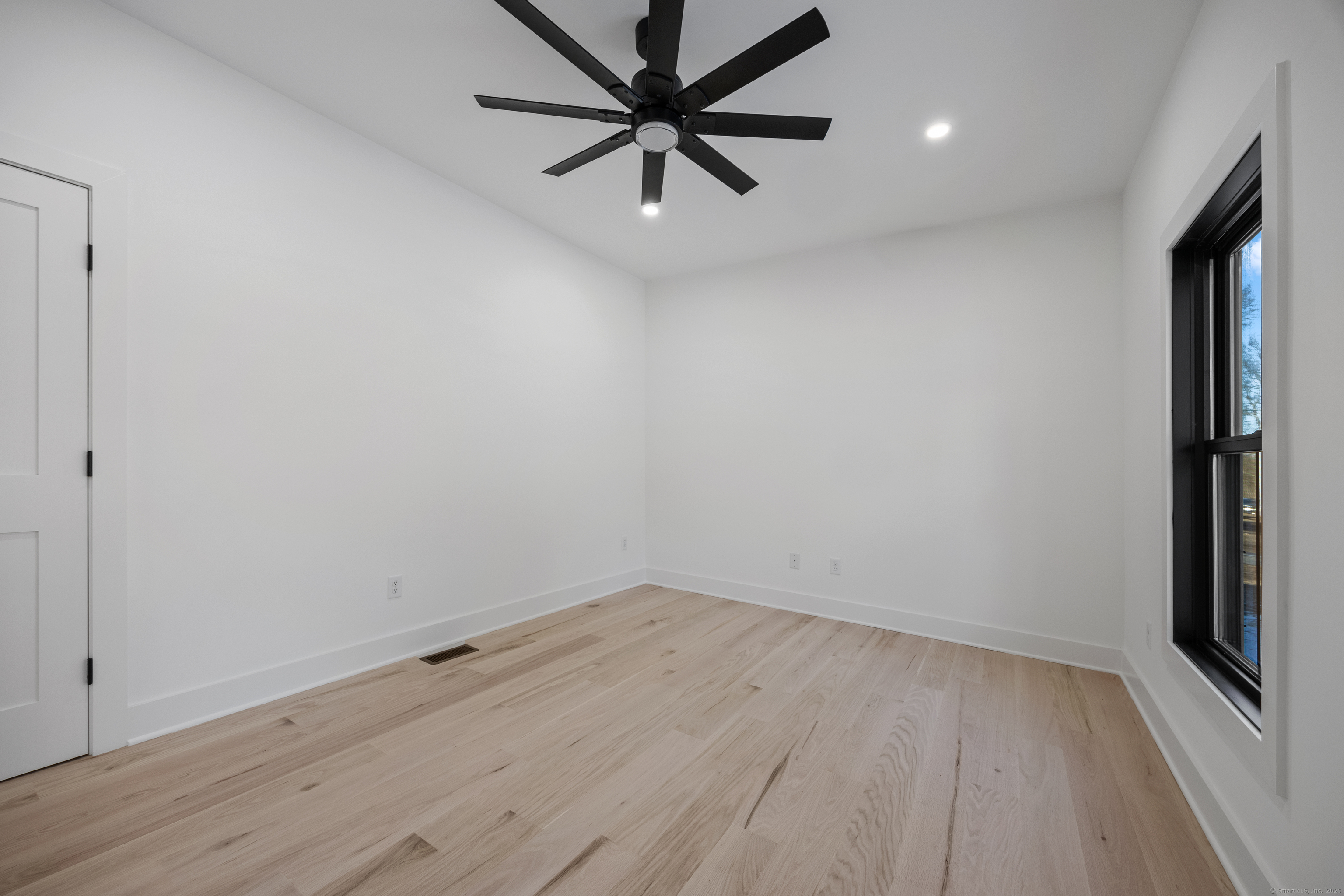 Cheshire, Connecticut, 06410, United States, 3 Bedrooms Bedrooms, ,3 BathroomsBathrooms,Residential,For Sale,1714227