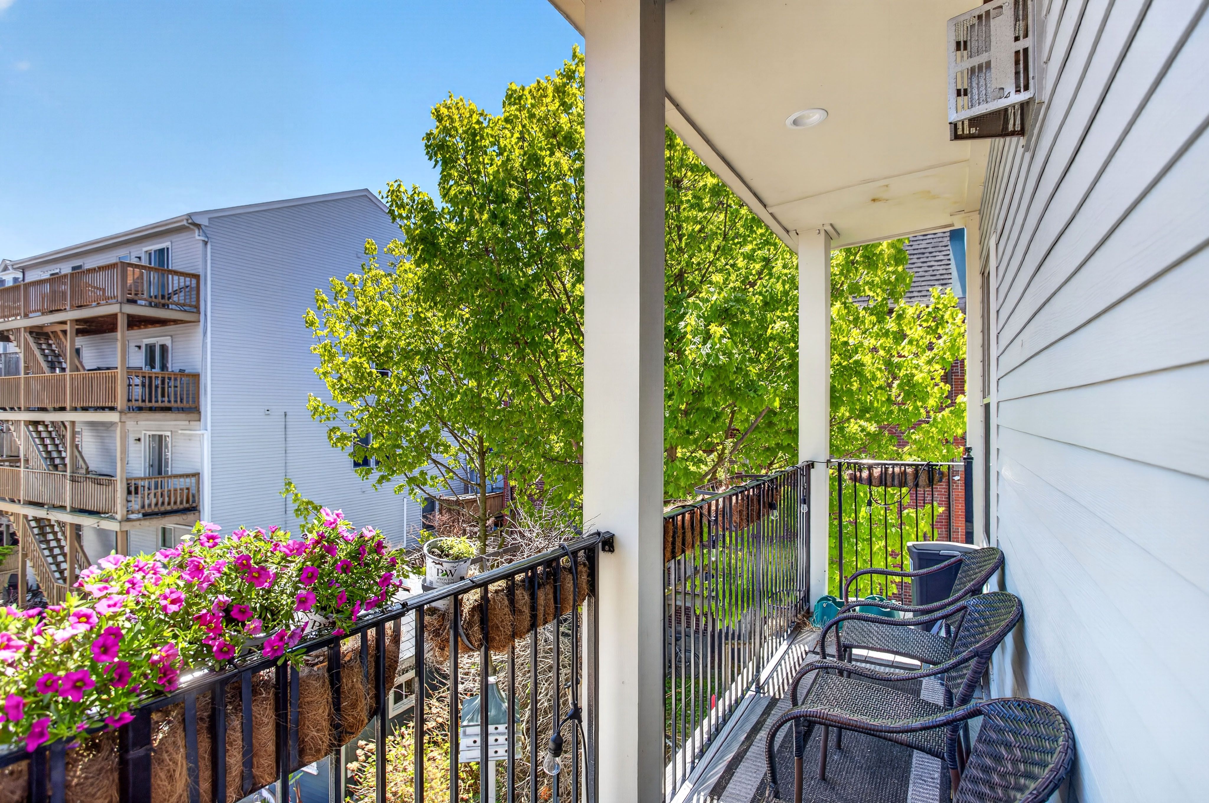  349 Silver Street, Unit 3, Boston, MA, 02127 - 物件實景