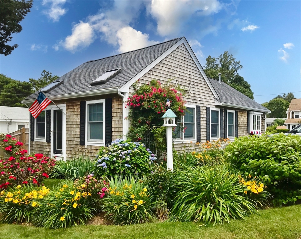 Bourne, Massachusetts, 02559, United States, 2 Bedrooms Bedrooms, ,2 BathroomsBathrooms,Residential,For Sale,1921886