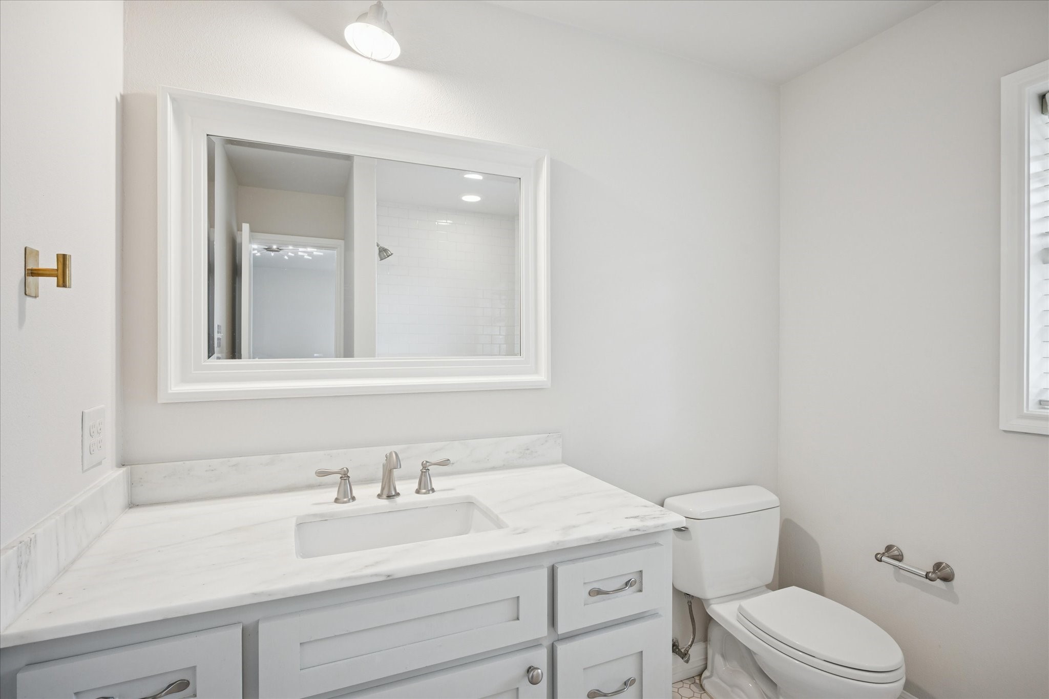 Dallas, Texas, 75230, United States, 4 Bedrooms Bedrooms, ,5 BathroomsBathrooms,Residential,For Sale,2003211