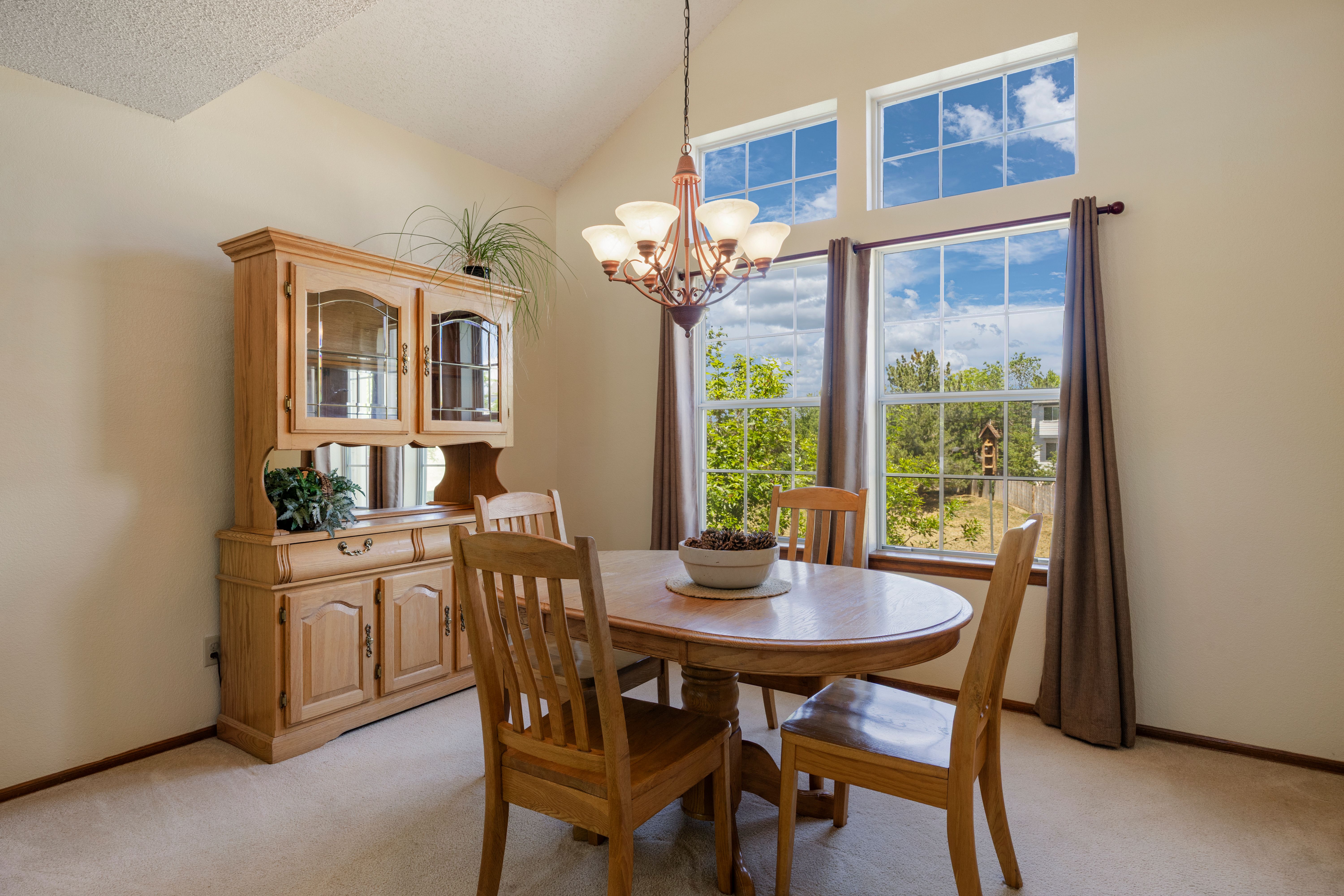  Wonderful 2 Story with finished walk-out basement. - 物件實景