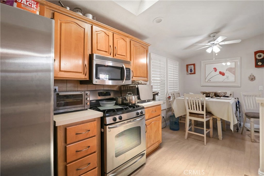 Woodland Hills, California, 91364, United States, 3 Bedrooms Bedrooms, ,2 BathroomsBathrooms,Residential,For Sale,1895841