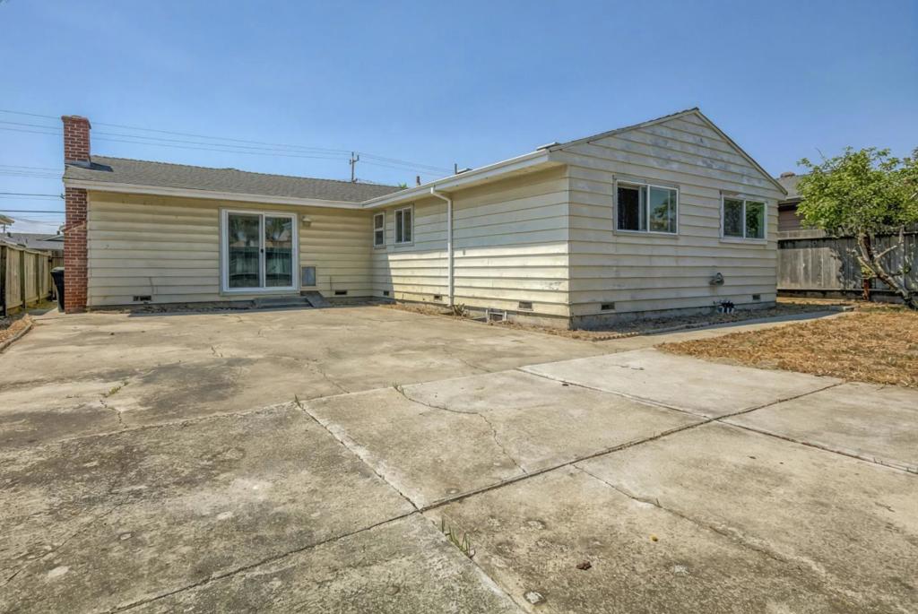 Watsonville, California, 95076, United States, 3 Bedrooms Bedrooms, ,2 BathroomsBathrooms,Residential,For Sale,1976006