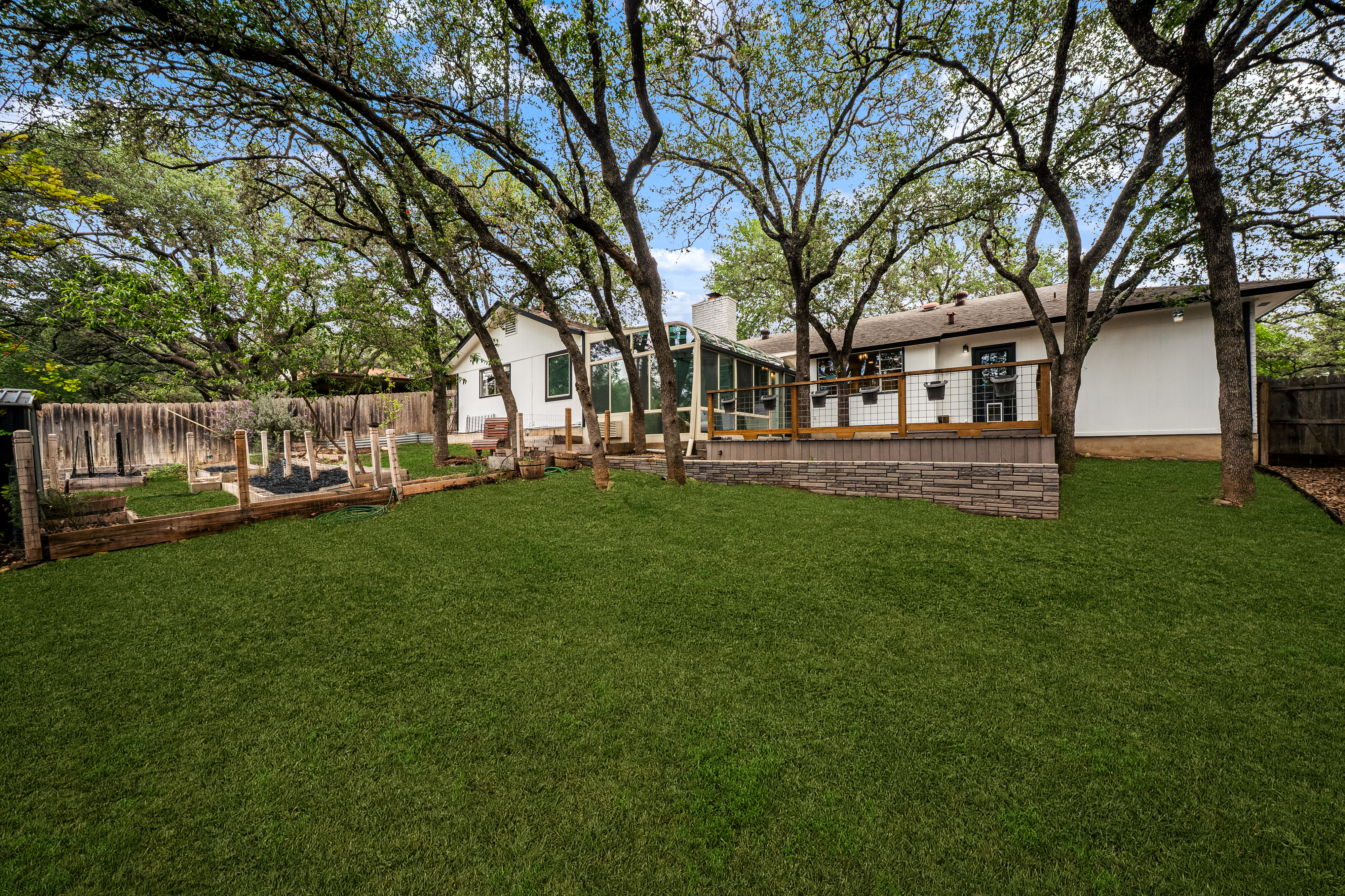  Updated Ranch with Greenbelt Privacy - 物件實景