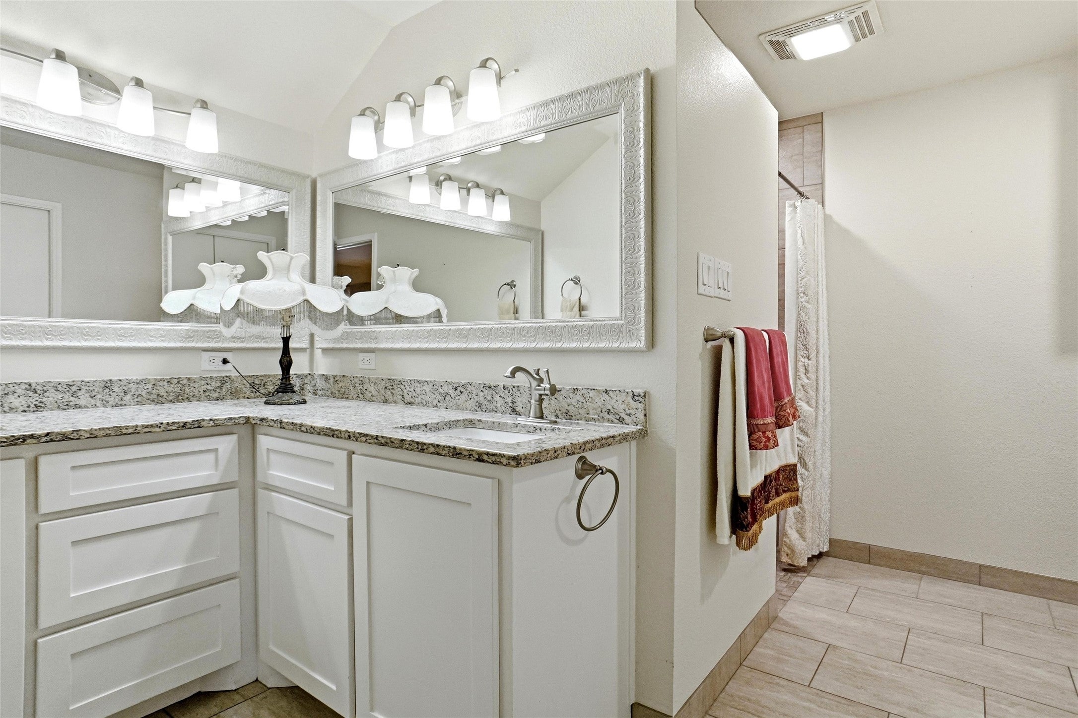 Hurst, Texas, 76054, United States, 4 Bedrooms Bedrooms, ,3 BathroomsBathrooms,Residential,For Sale,2024676