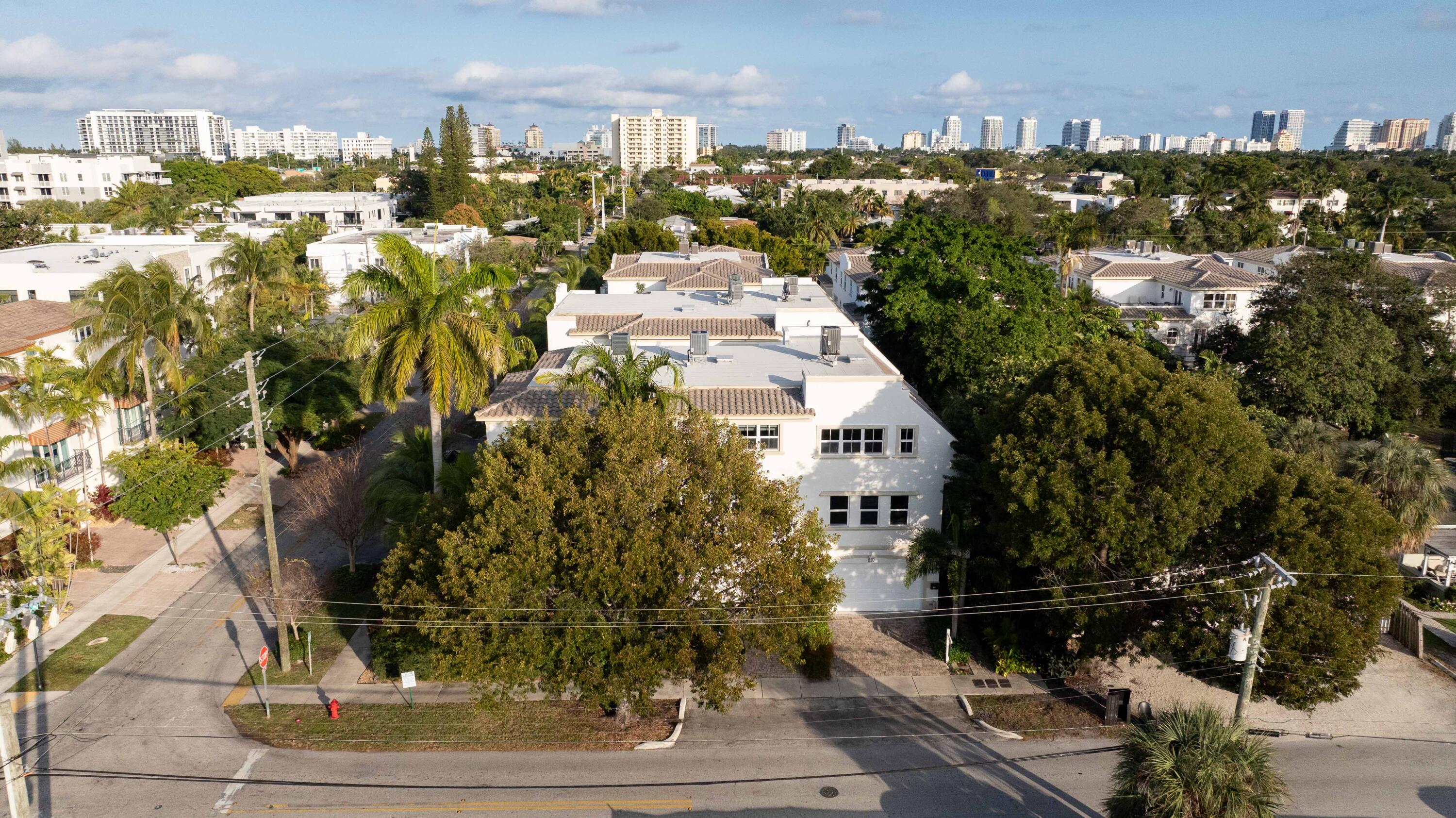 Fort Lauderdale, Florida, 33304, United States, 2 Bedrooms Bedrooms, ,4 BathroomsBathrooms,Residential,For Sale,1891530