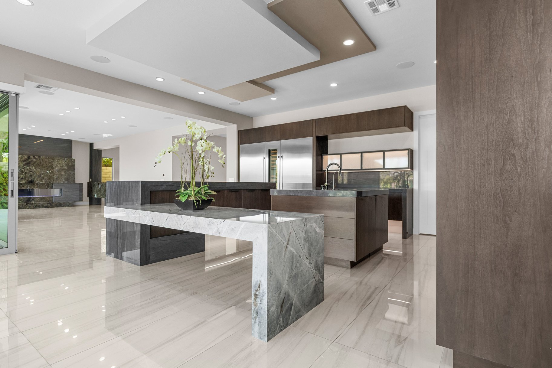  Thoughtfully Reimagined with Exceptional Design and Custom Craftsmanship - 物件實景