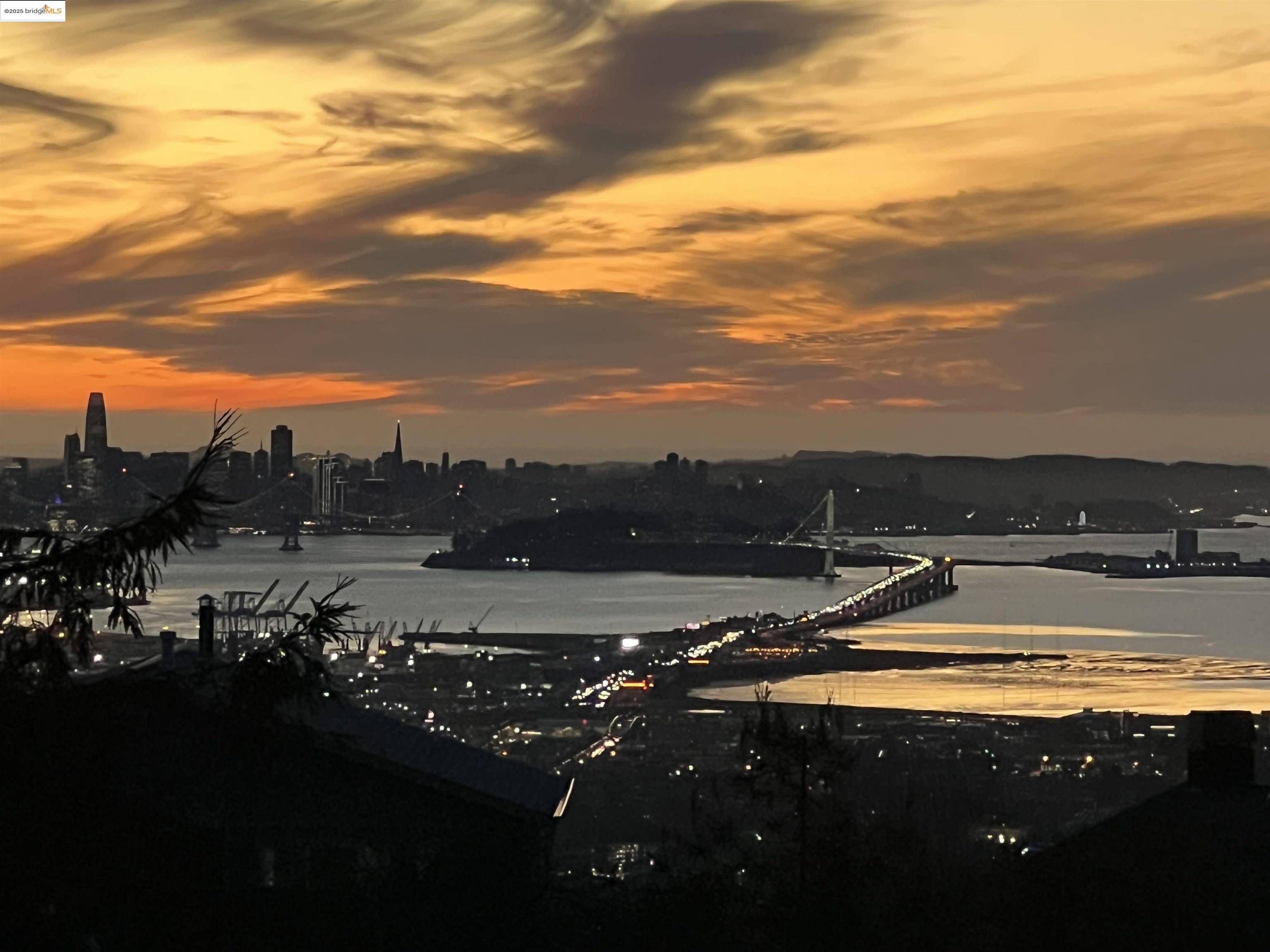 Oakland, California, 94611, United States, 2 Bedrooms Bedrooms, ,1 BathroomBathrooms,Residential,For Sale,1803995