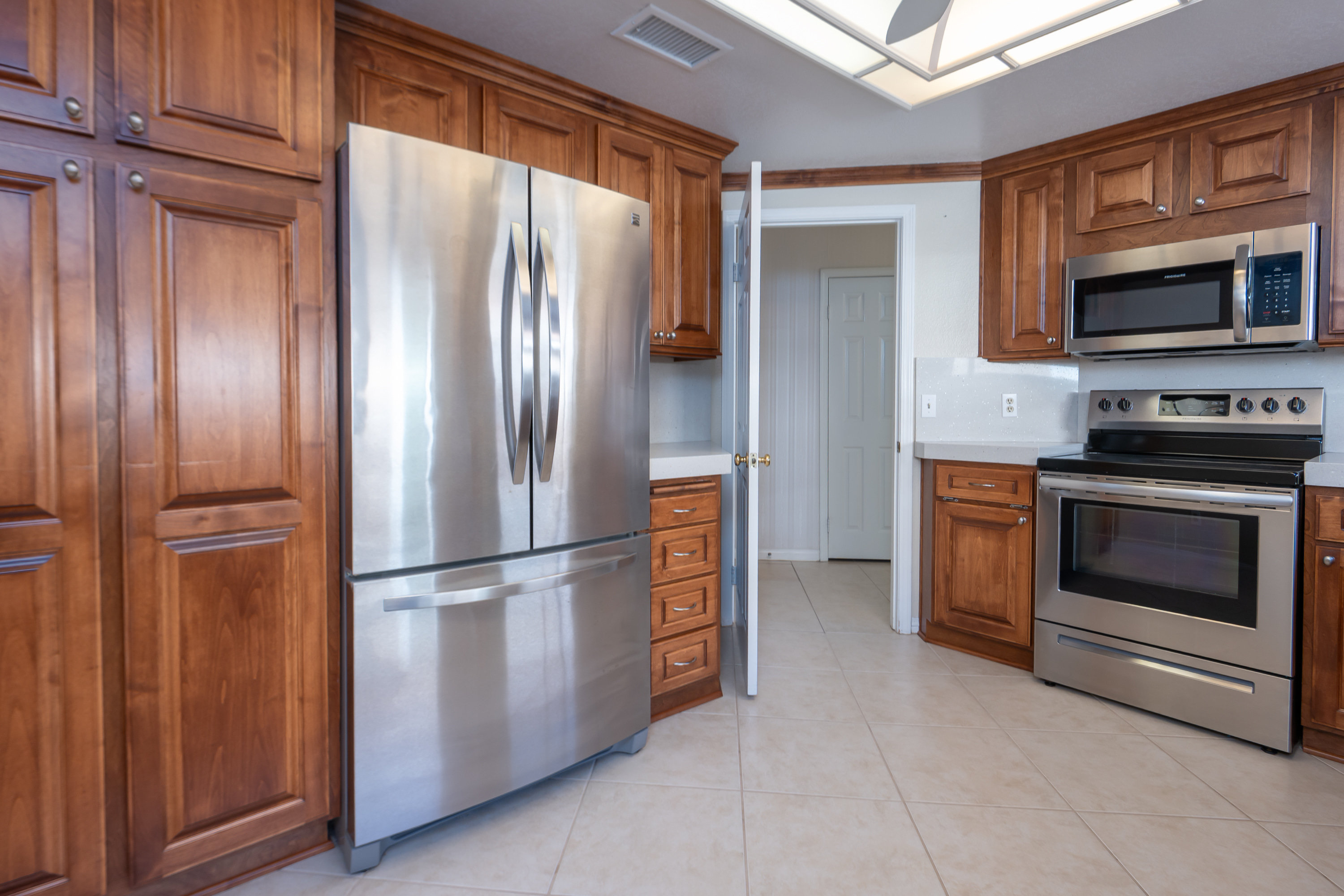  1209 Upland Hills Drive South, Upland, CA 91786 - 物件實景