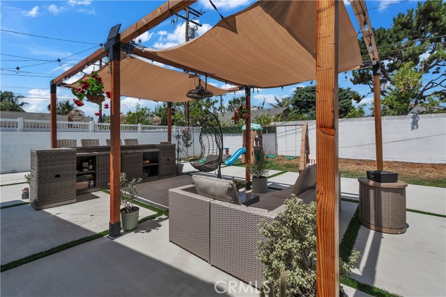 Downey, California, 90241, United States, 3 Bedrooms Bedrooms, ,2 BathroomsBathrooms,Residential,For Sale,1914661