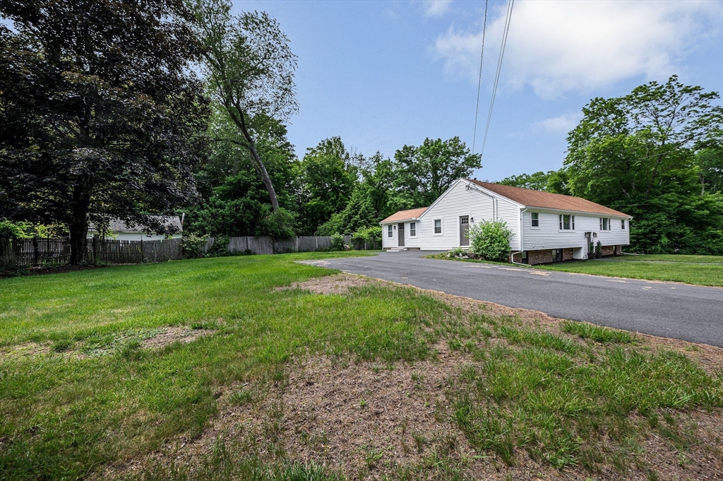 Groveland, Massachusetts, 01834, United States, 5 Bedrooms Bedrooms, ,3 BathroomsBathrooms,Residential,For Sale,1909322