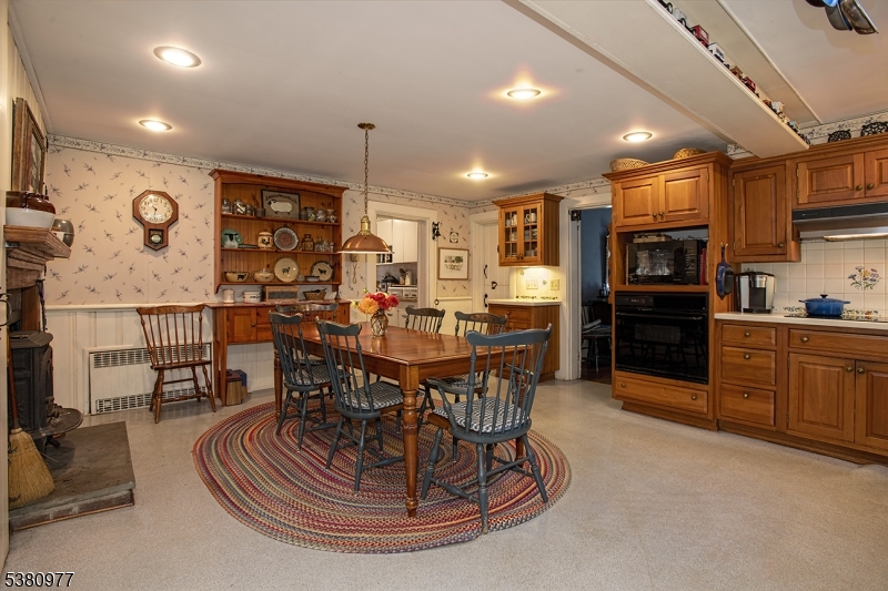 Andover Twp., New Jersey, 07860, United States, 4 Bedrooms Bedrooms, ,3 BathroomsBathrooms,Residential,For Sale,1941972
