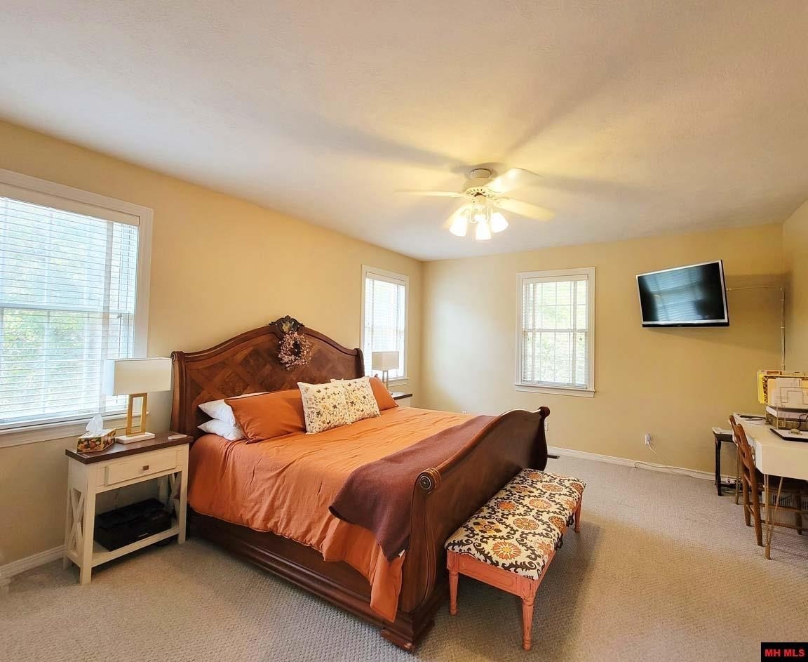 Mountain Home, Arkansas, 72653, United States, 4 Bedrooms Bedrooms, ,5 BathroomsBathrooms,Residential,For Sale,2018270
