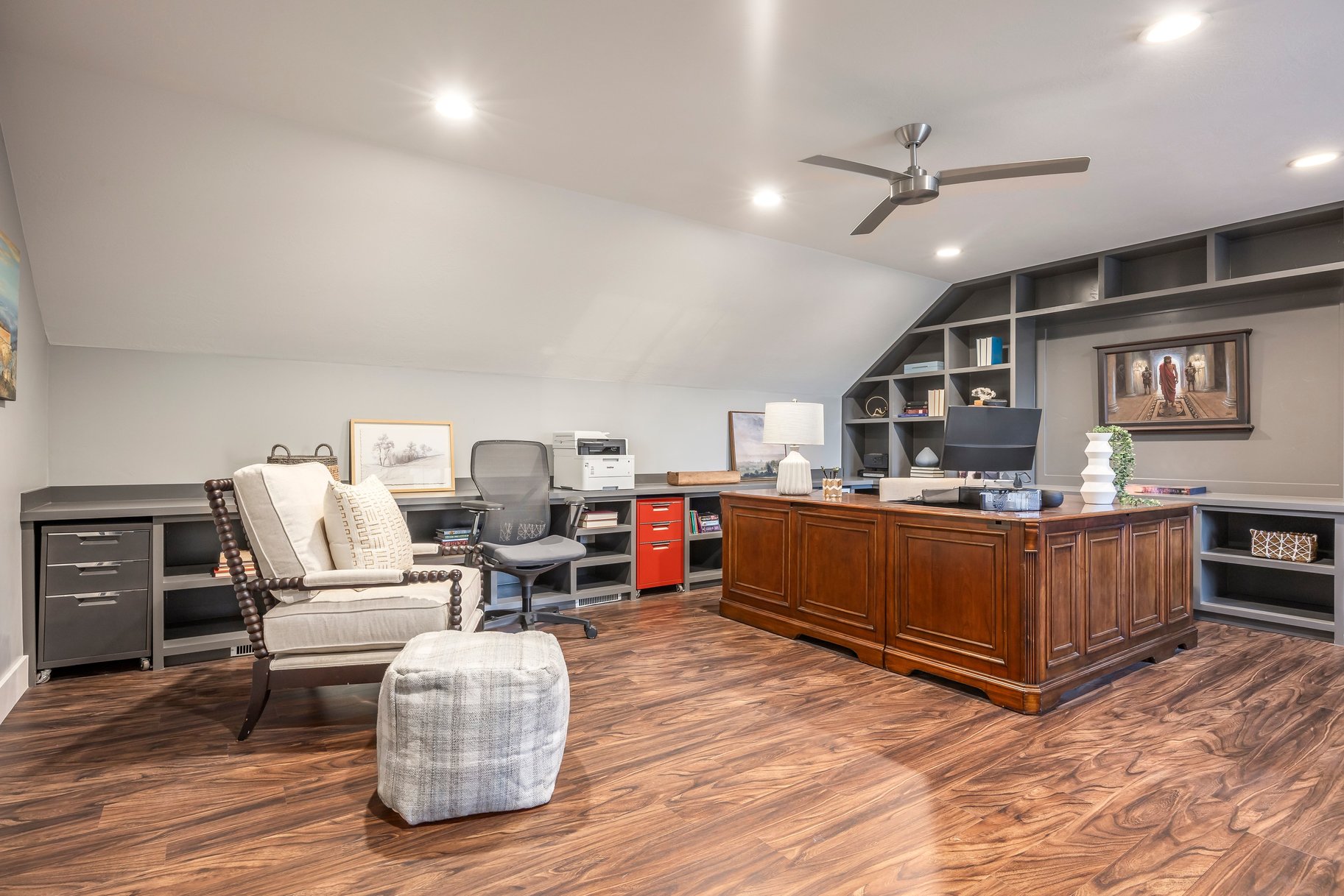  Beautiful Craftsman Rambler With Basement Apartment, Sports Pool and Pool House - 物件實景