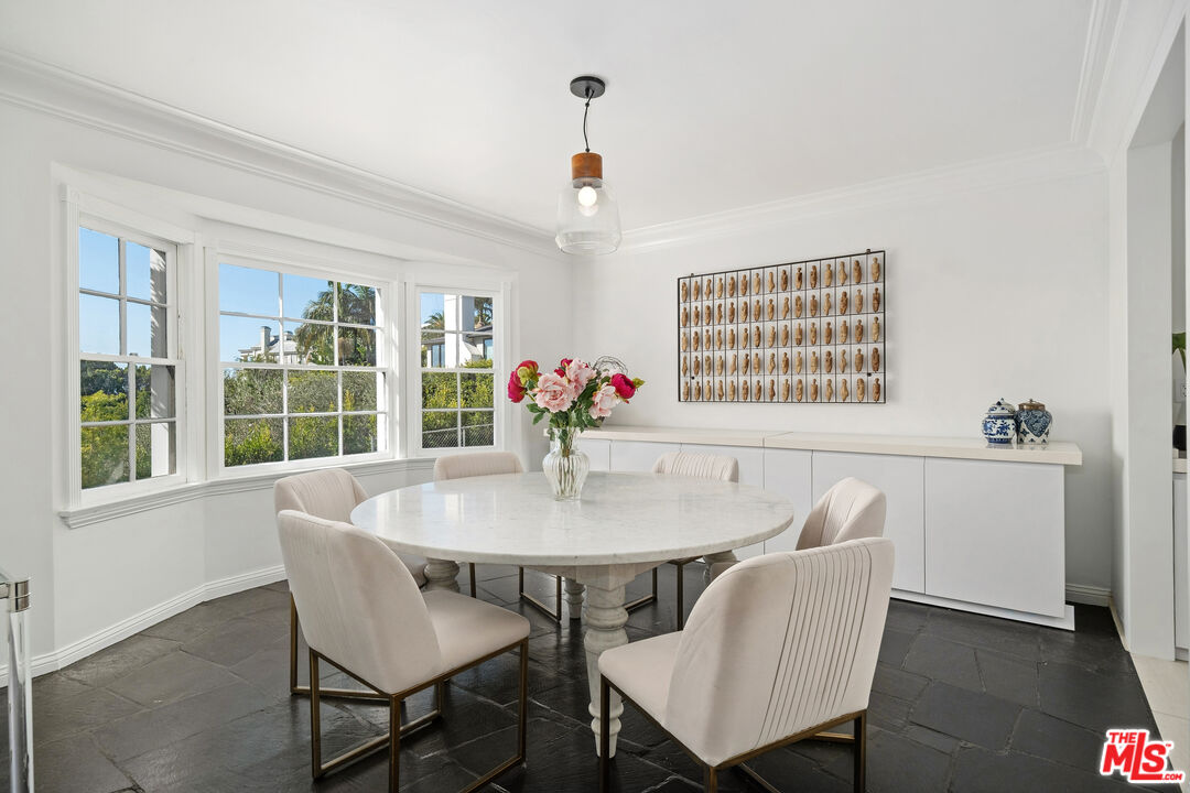 Los Angeles, California, 90069, United States, 4 Bedrooms Bedrooms, ,2 BathroomsBathrooms,Residential,For Sale,1700120