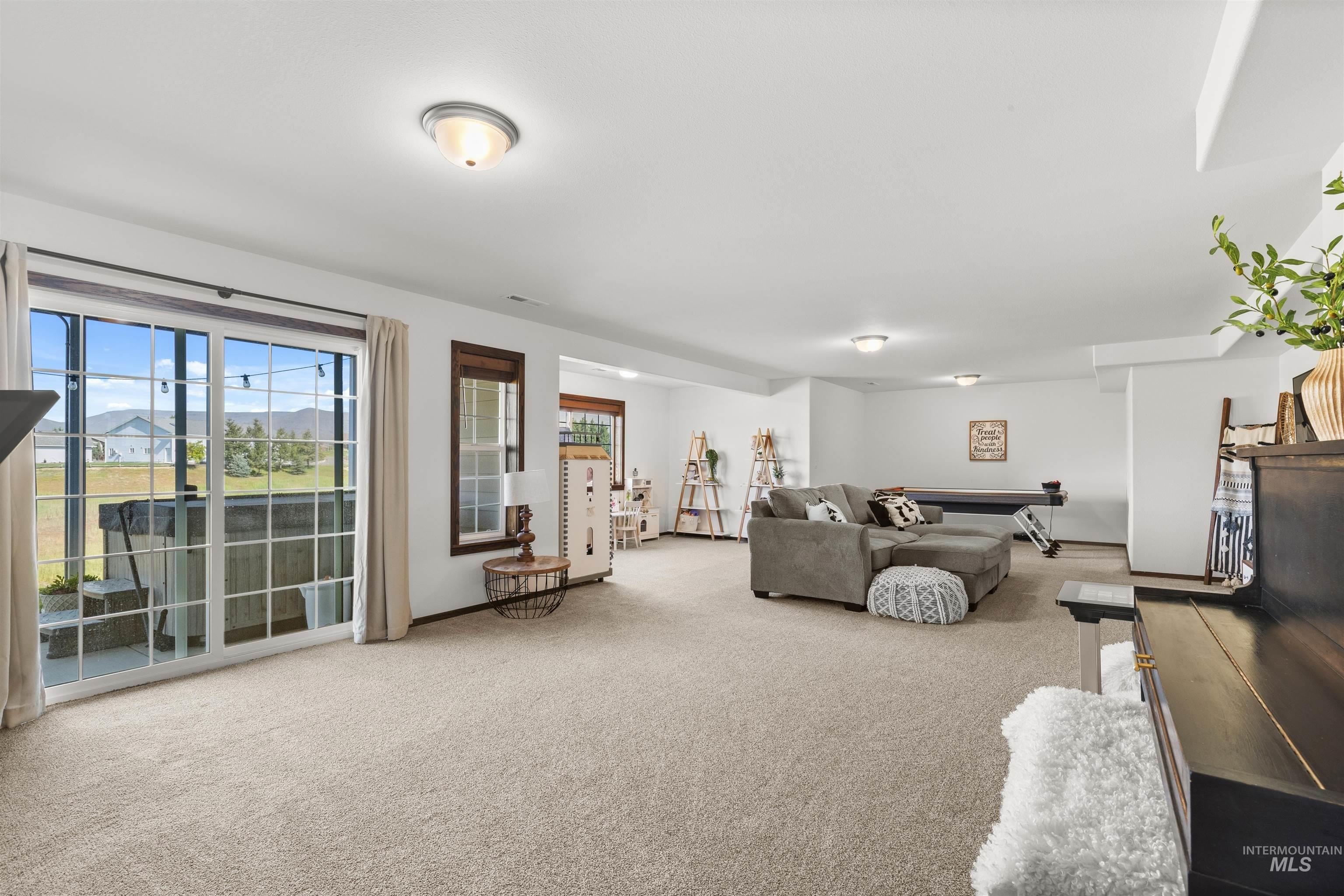 Clarkston, Washington, 99403, United States, 4 Bedrooms Bedrooms, ,3 BathroomsBathrooms,Residential,For Sale,1976590