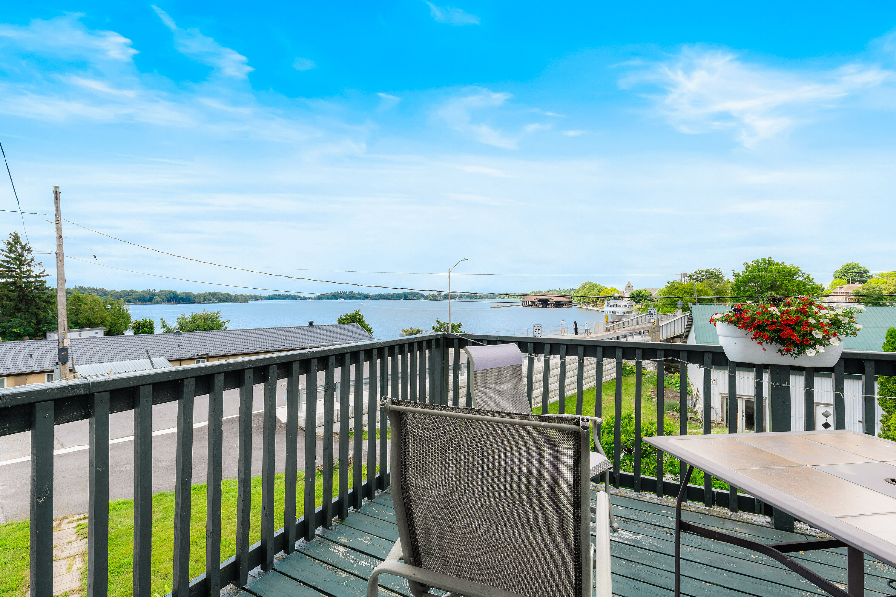  What An Waterfront Opportunity - 物件實景