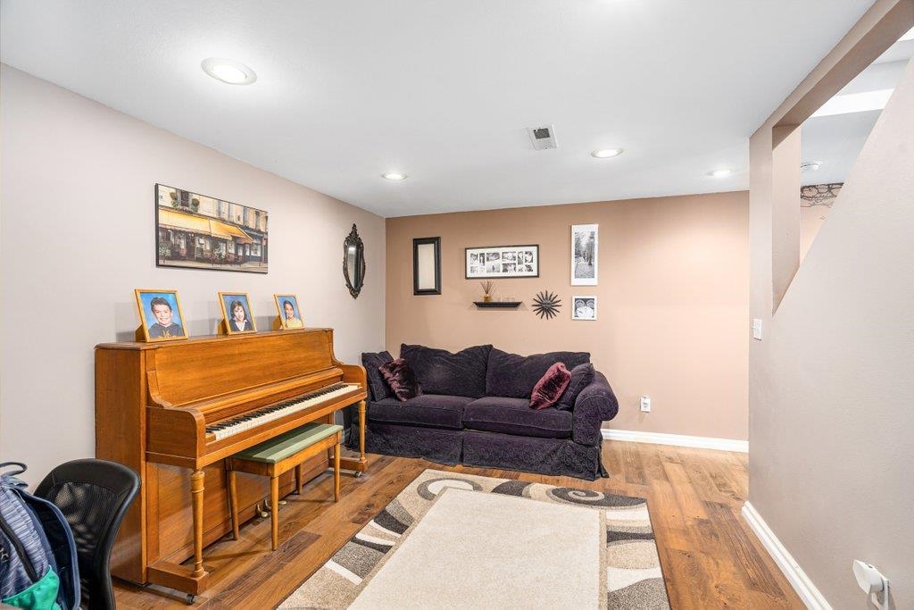 Veradale, Washington, 99037, United States, 6 Bedrooms Bedrooms, ,4 BathroomsBathrooms,Residential,For Sale,1986098