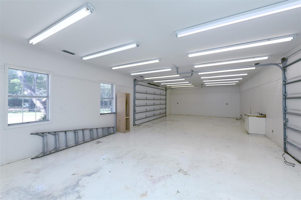 Arlington, Texas, 76015, United States, 4 Bedrooms Bedrooms, ,3 BathroomsBathrooms,Residential,For Sale,1984370