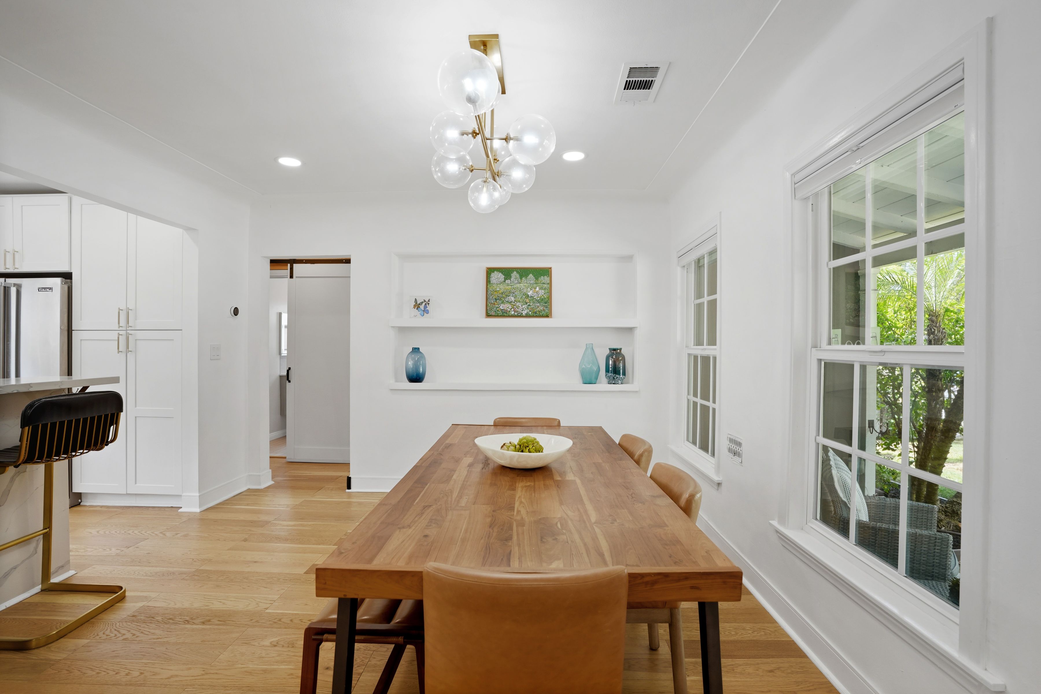  4744 Camellia Avenue - 物件實景
