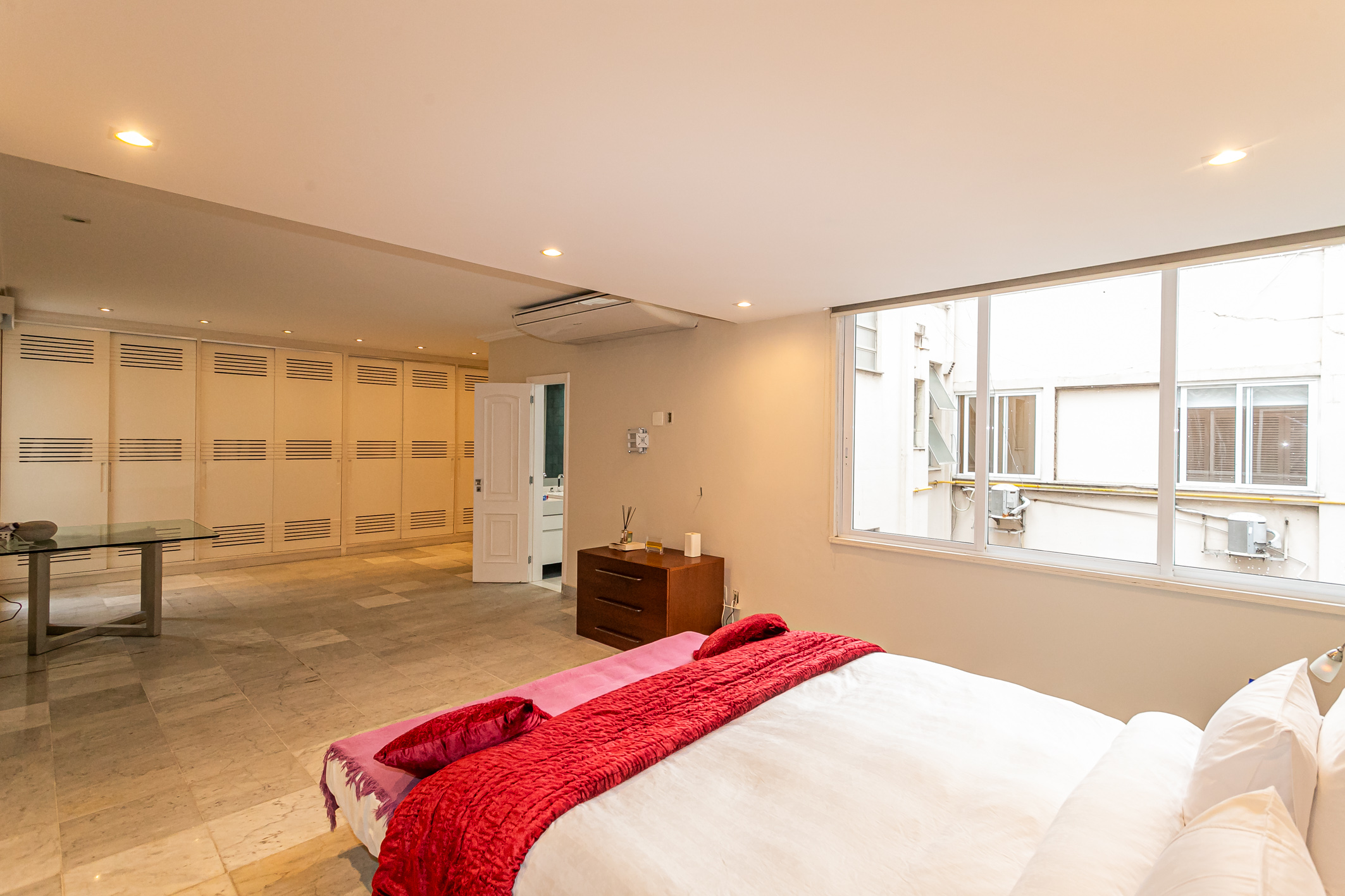  Linear apartment with breathtaking ocean views in prime Ipanema location - 物件實景