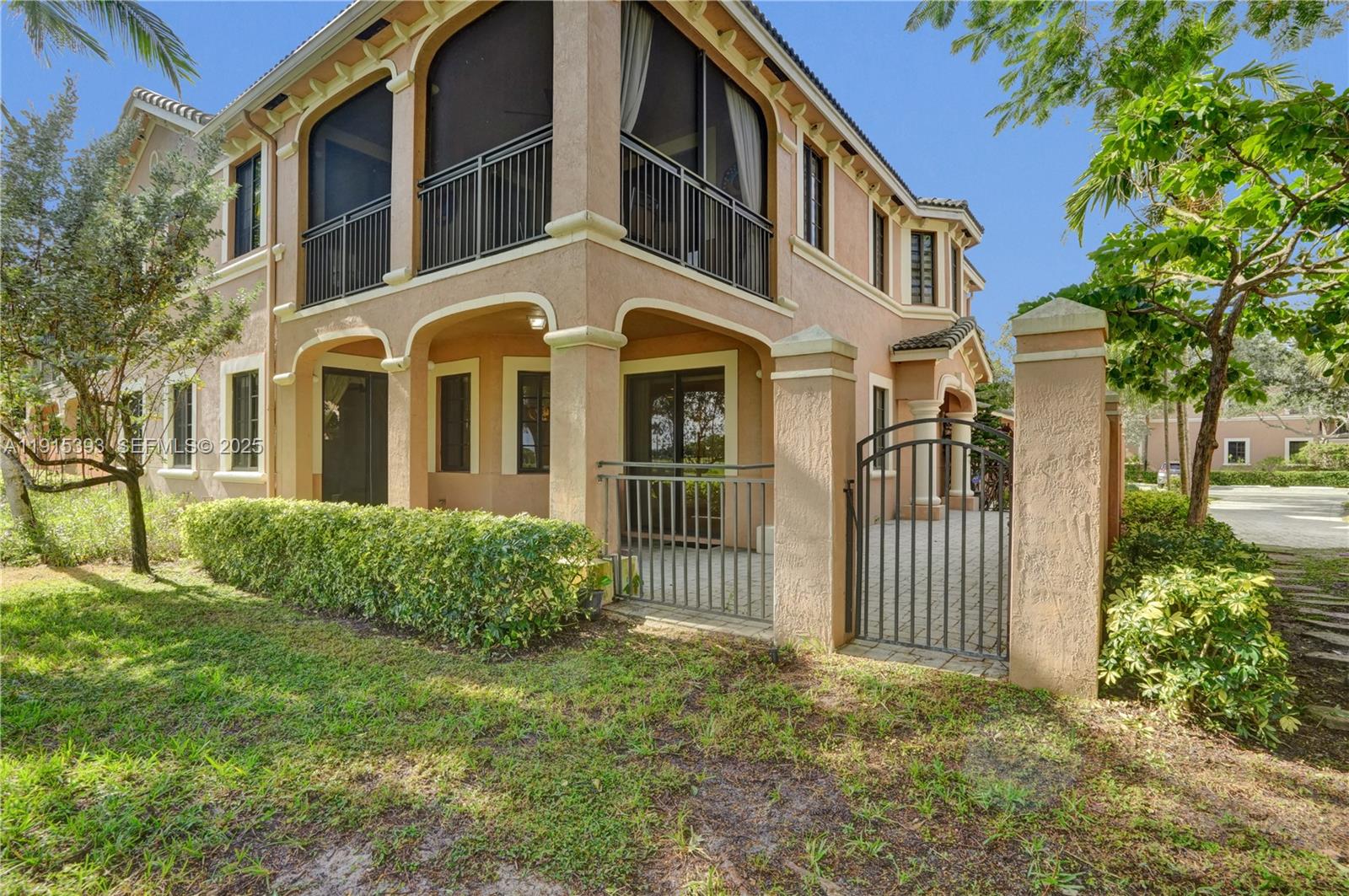 Weston, Florida, 33332, United States, 3 Bedrooms Bedrooms, ,2 BathroomsBathrooms,Residential,For Sale,1998449