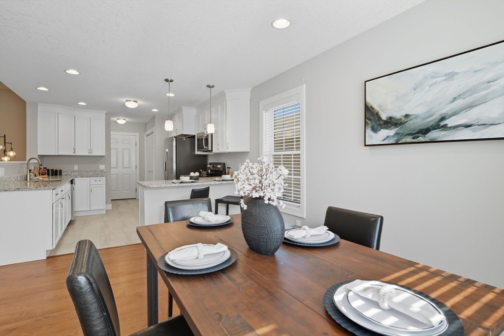 Wilbraham, Massachusetts, 01095, United States, 2 Bedrooms Bedrooms, ,2 BathroomsBathrooms,Residential,For Sale,1960738