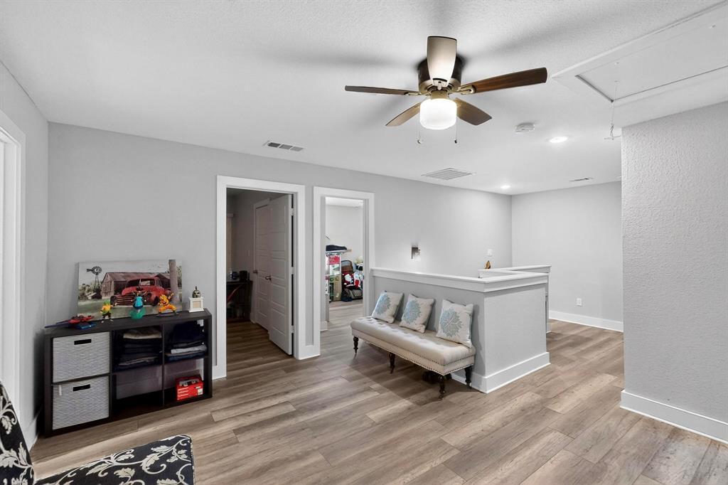 Grand Prairie, Texas, 75051, United States, 5 Bedrooms Bedrooms, ,5 BathroomsBathrooms,Residential,For Sale,1895413