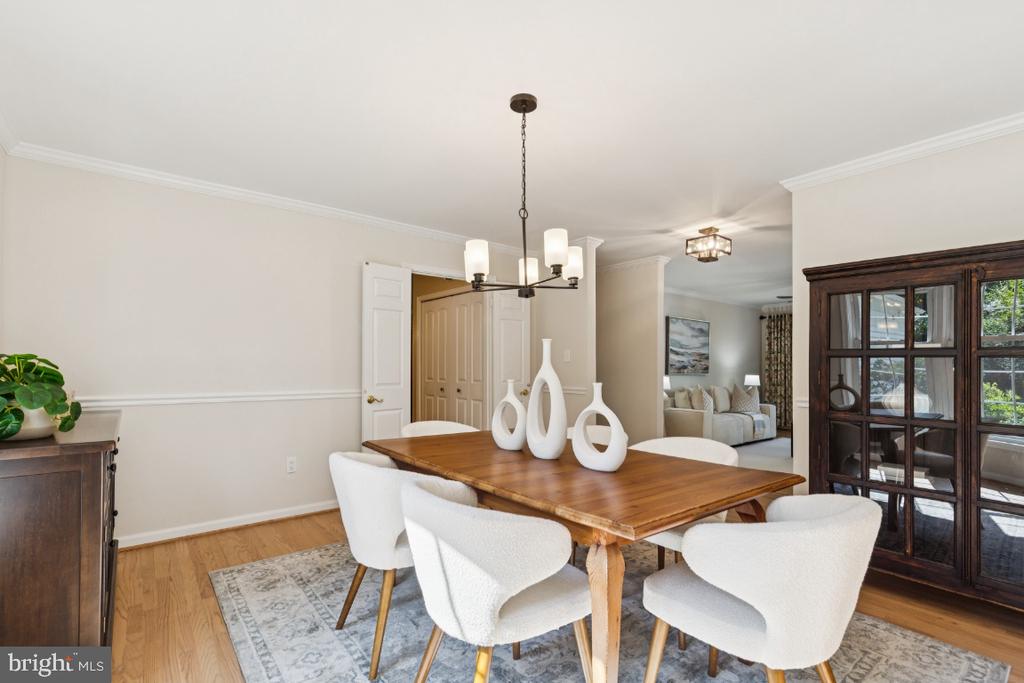 Fairfax, Virginia, 22030, United States, 3 Bedrooms Bedrooms, ,3 BathroomsBathrooms,Residential,For Sale,1904338