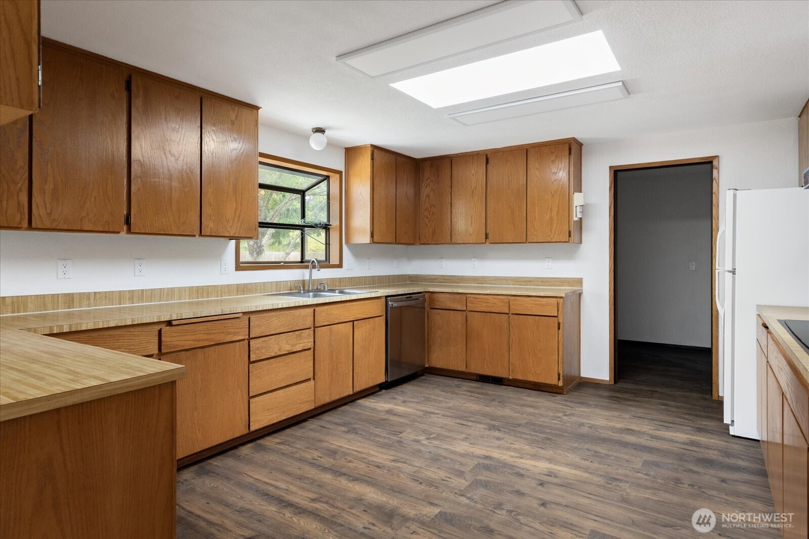 Oak Harbor, Washington, 98277, United States, 3 Bedrooms Bedrooms, ,3 BathroomsBathrooms,Residential,For Sale,1875904