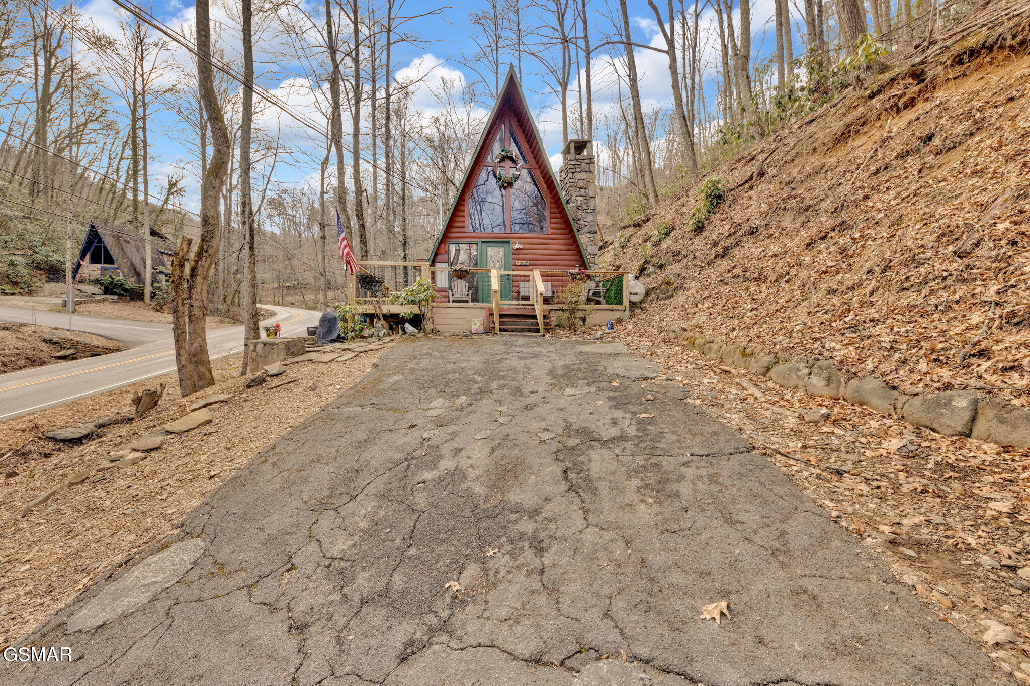 Gatlinburg, Tennessee, 37738, United States, 2 Bedrooms Bedrooms, ,2 BathroomsBathrooms,Residential,For Sale,1979634