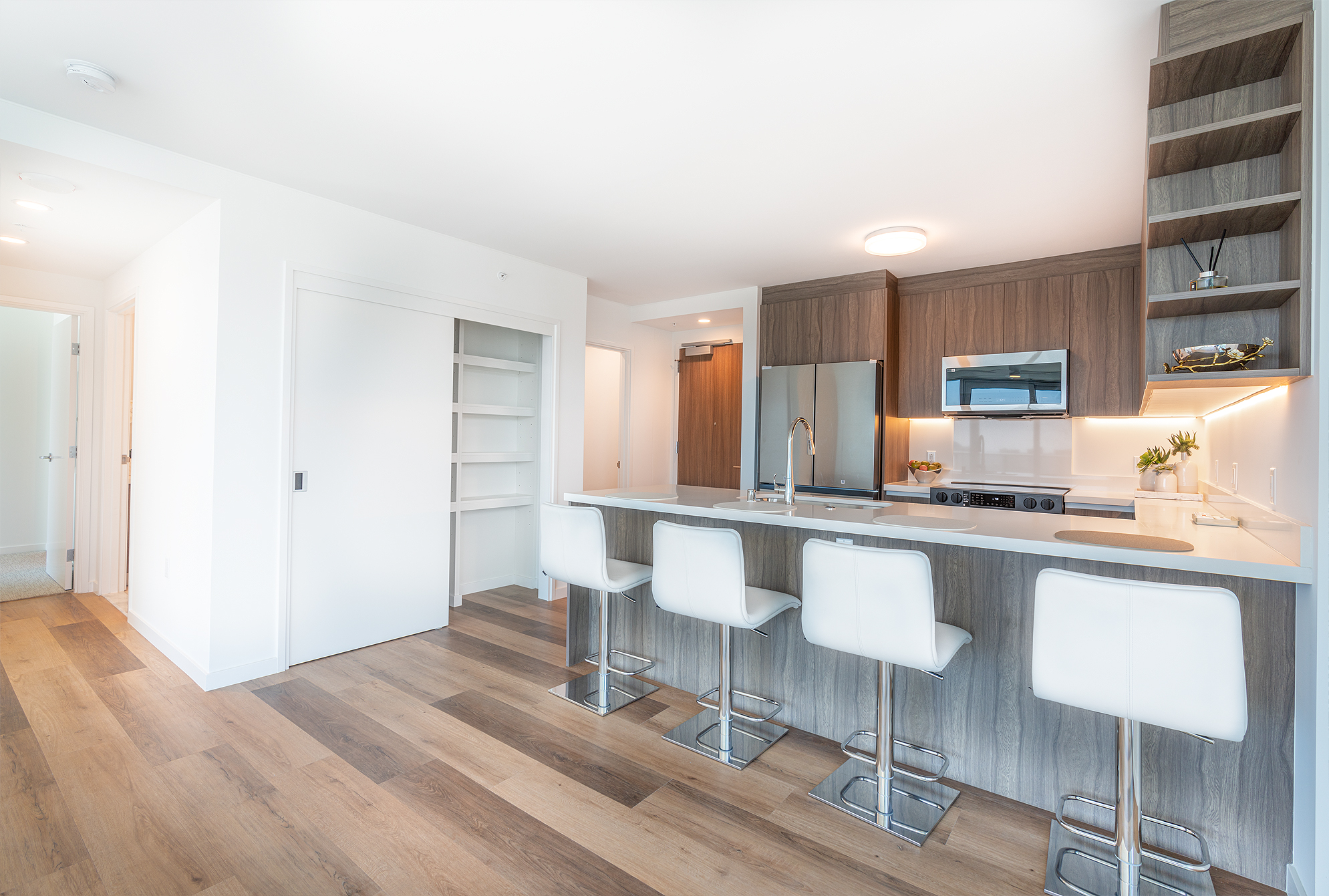 Honolulu, Hawaii, 96814, United States, 2 Bedrooms Bedrooms, ,2 BathroomsBathrooms,Residential,For Sale,2005492