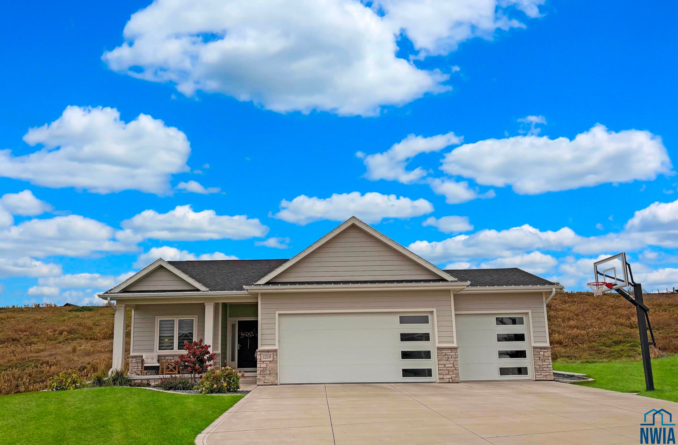 Hinton, Iowa, 51024, United States, 4 Bedrooms Bedrooms, ,3 BathroomsBathrooms,Residential,For Sale,1983377