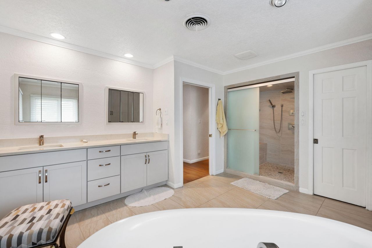 Albuquerque, New Mexico, 87111, United States, 4 Bedrooms Bedrooms, ,3 BathroomsBathrooms,Residential,For Sale,1906383