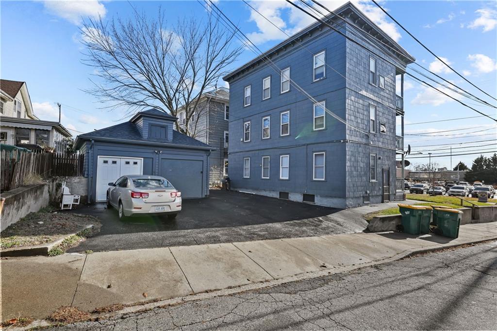 Woonsocket, Rhode Island, 02895, United States, 10 Bedrooms Bedrooms, ,4 BathroomsBathrooms,Residential,For Sale,1935658