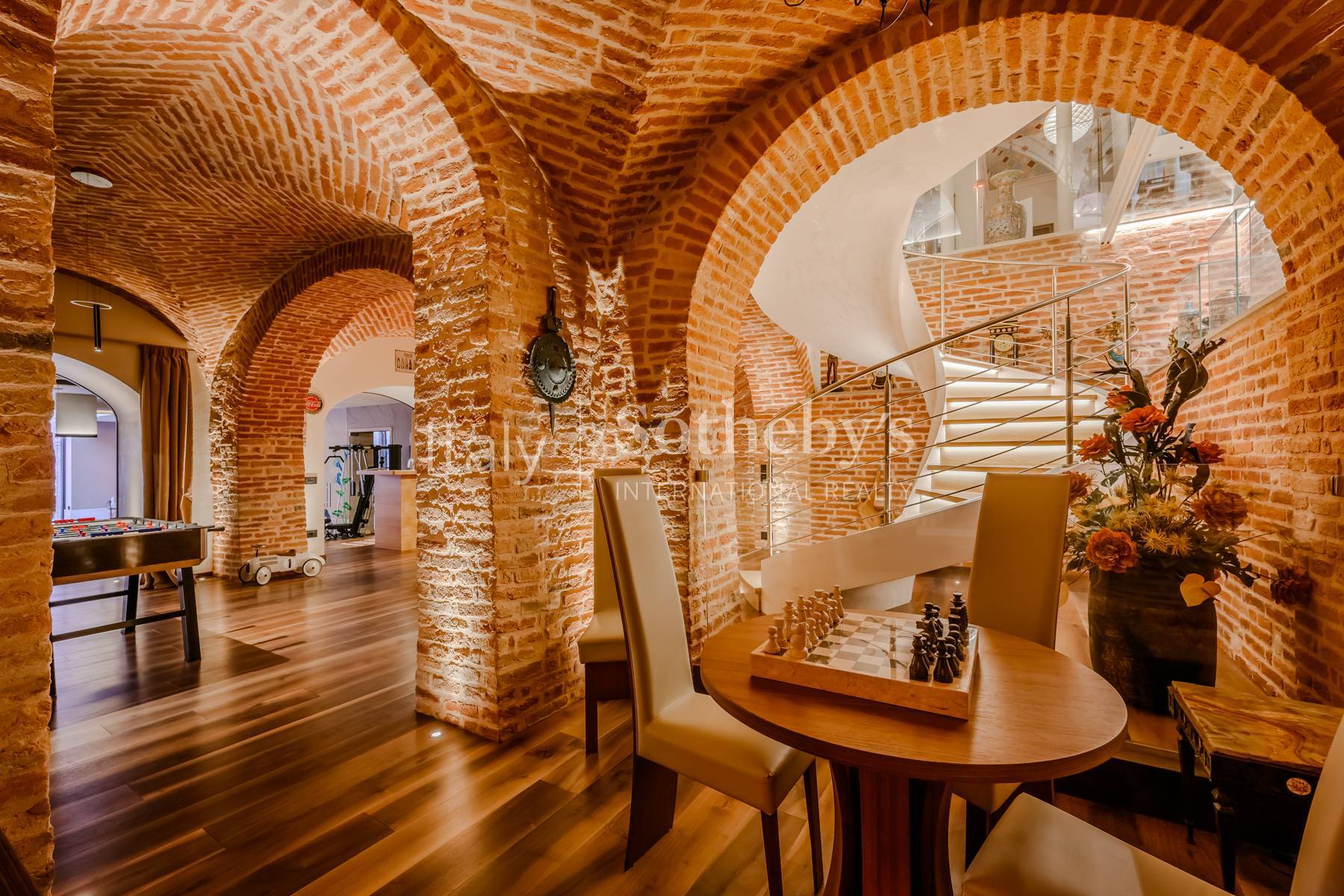  Splendid residence with swimming pool in the centre of Cherasco - 物件實景